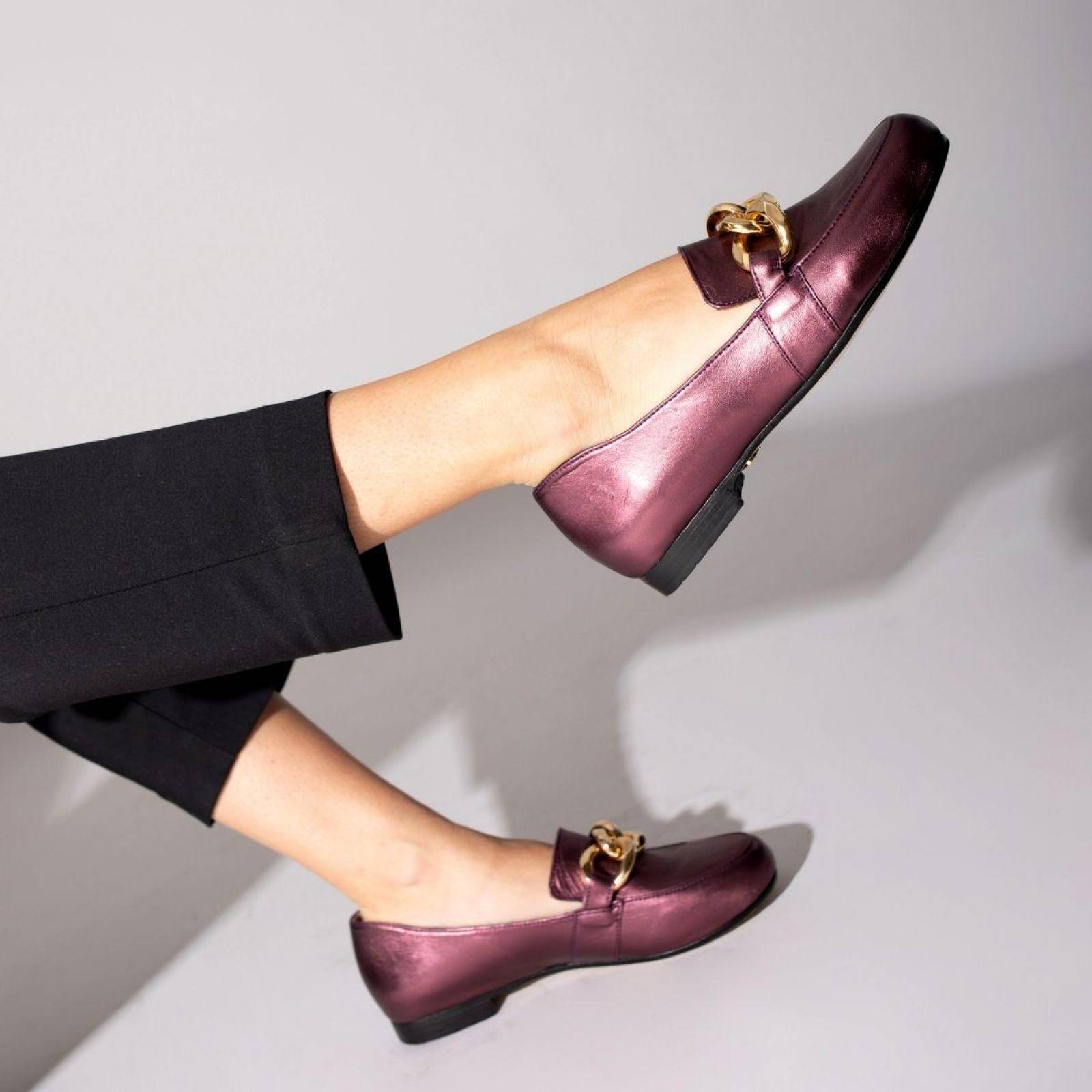 ALINE - Vino Regina Romero Zapato Mocasin de Piso para Dama en Piel 