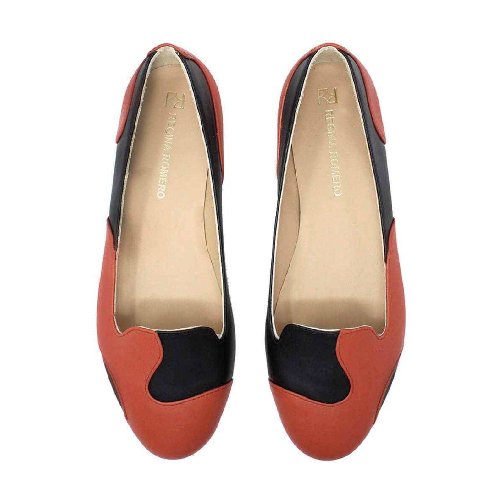 CAROLA - Negro y Terracota Regina Romero Zapato Flat Balerina de Piso para Dama en Piel 