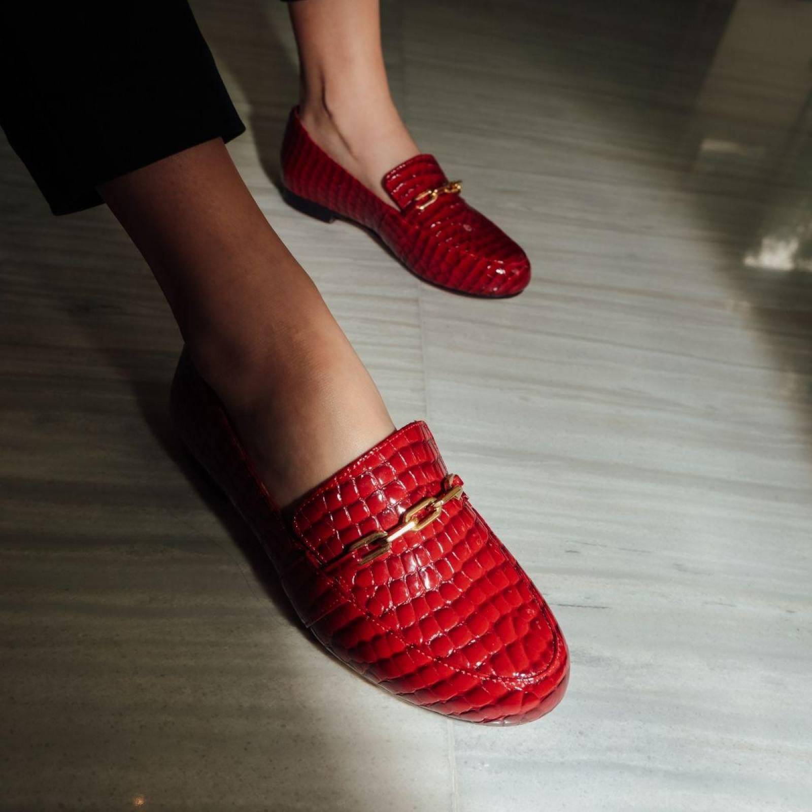 RUBY - Charol Rojo Regina Romero Zapato Mocasin de Piso para Dama en Piel 