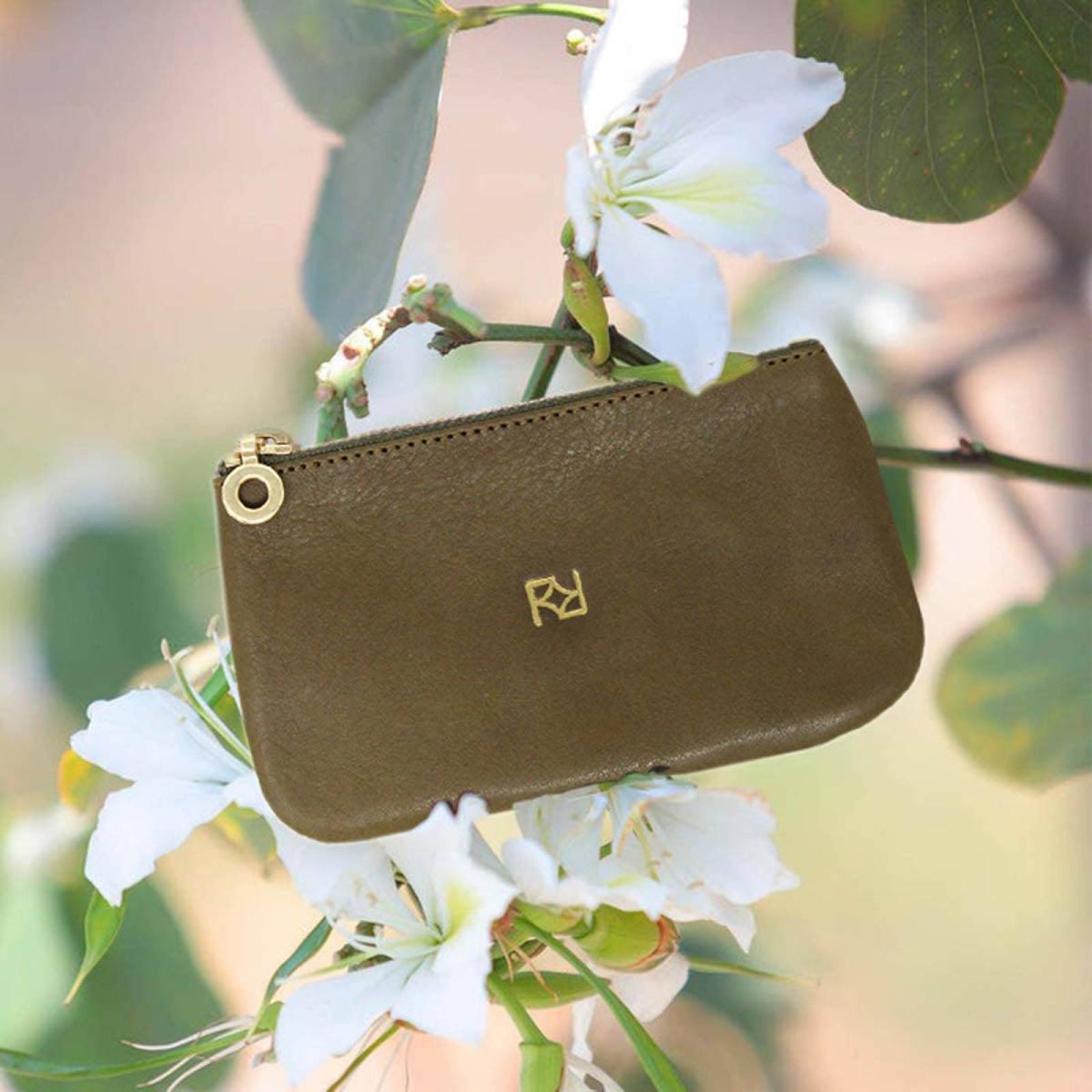 SOPHIE - Verde Olivo Regina Romero Accesorio Monedero para Dama en Piel 
