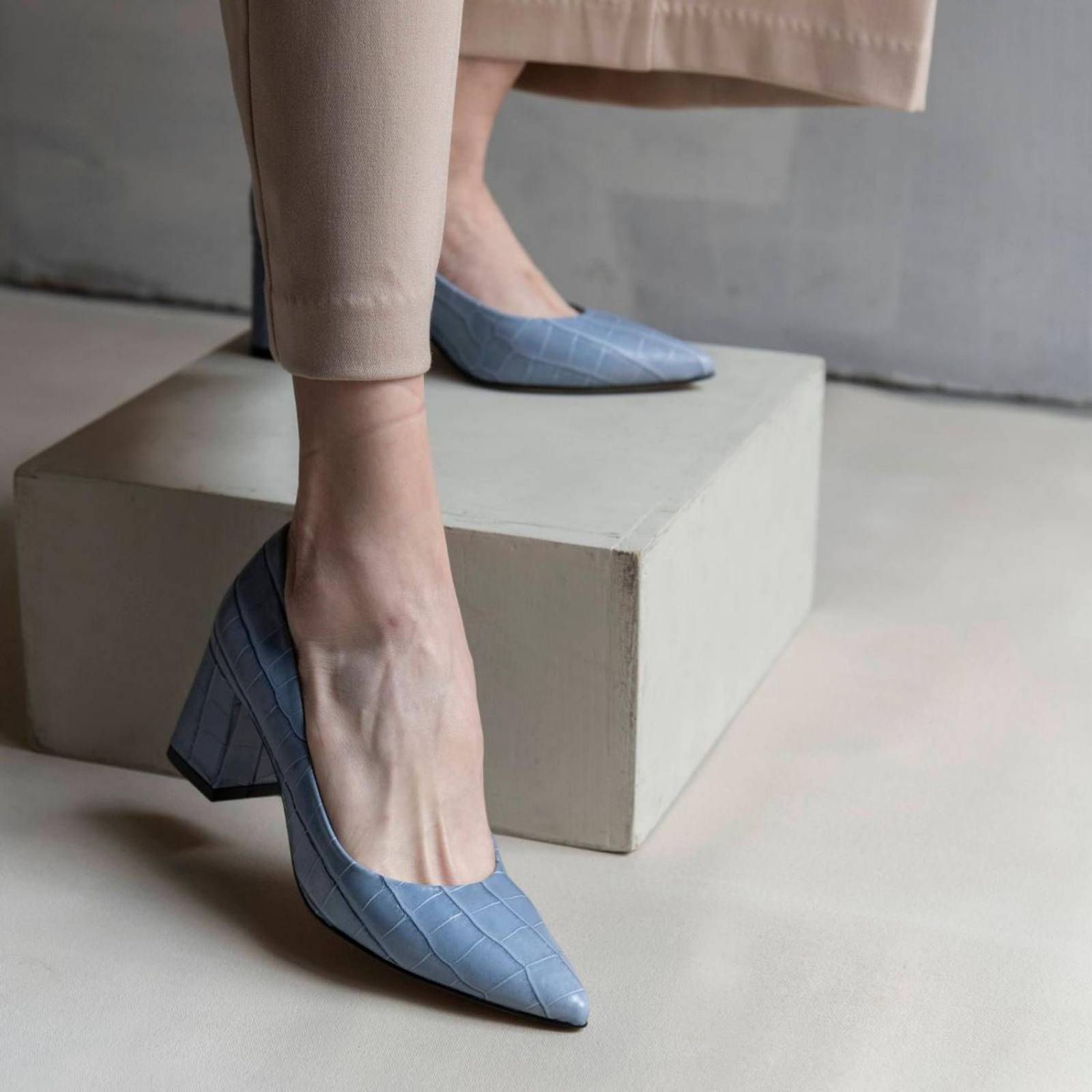 TAMARA 50 - Azul Claro Regina Romero Zapato Zapatilla Tacon Bajo para Dama en Piel 