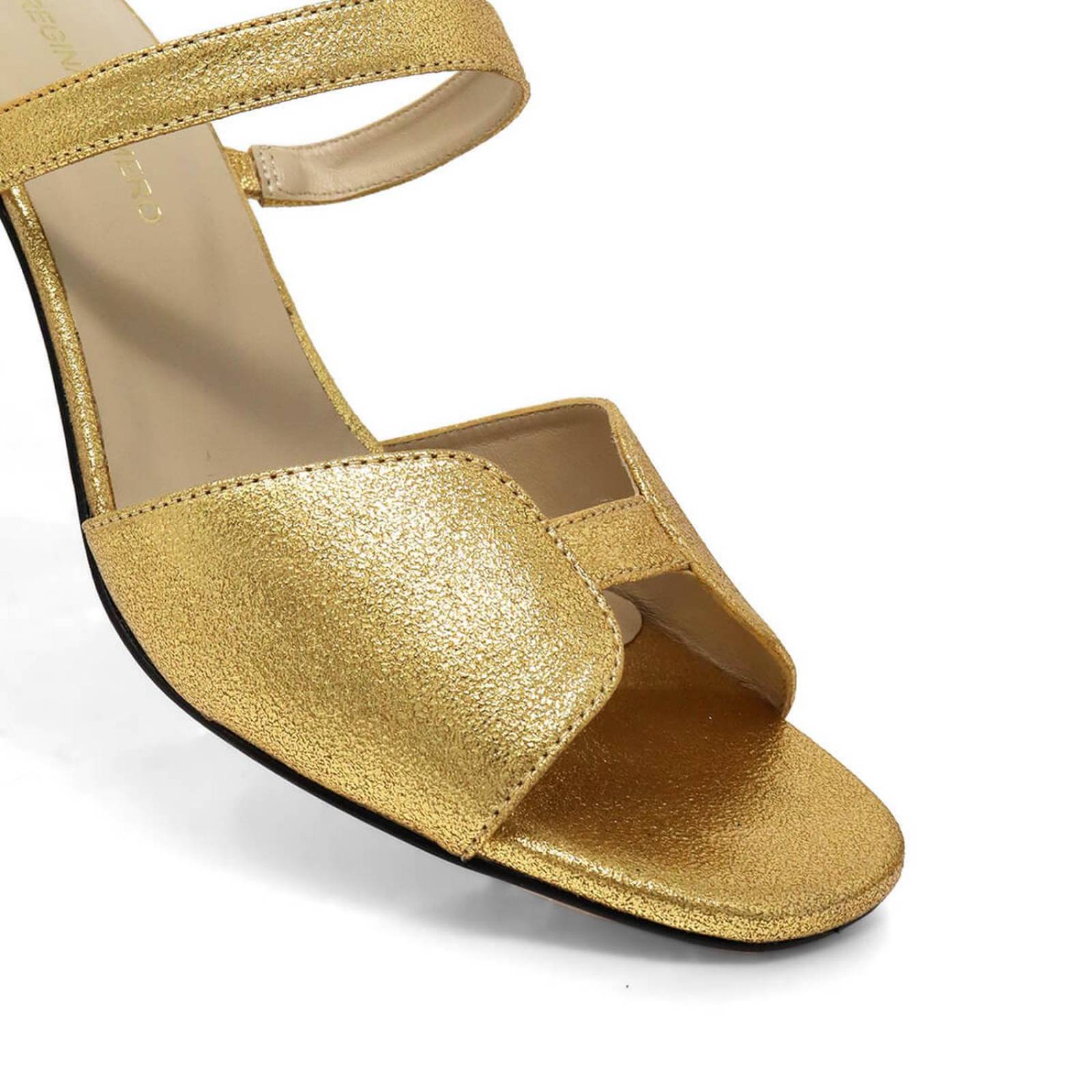 VEGA 60 - Oro Regina Romero Zapato Sandalia Zapatilla Tacon Bajo para Dama en Piel