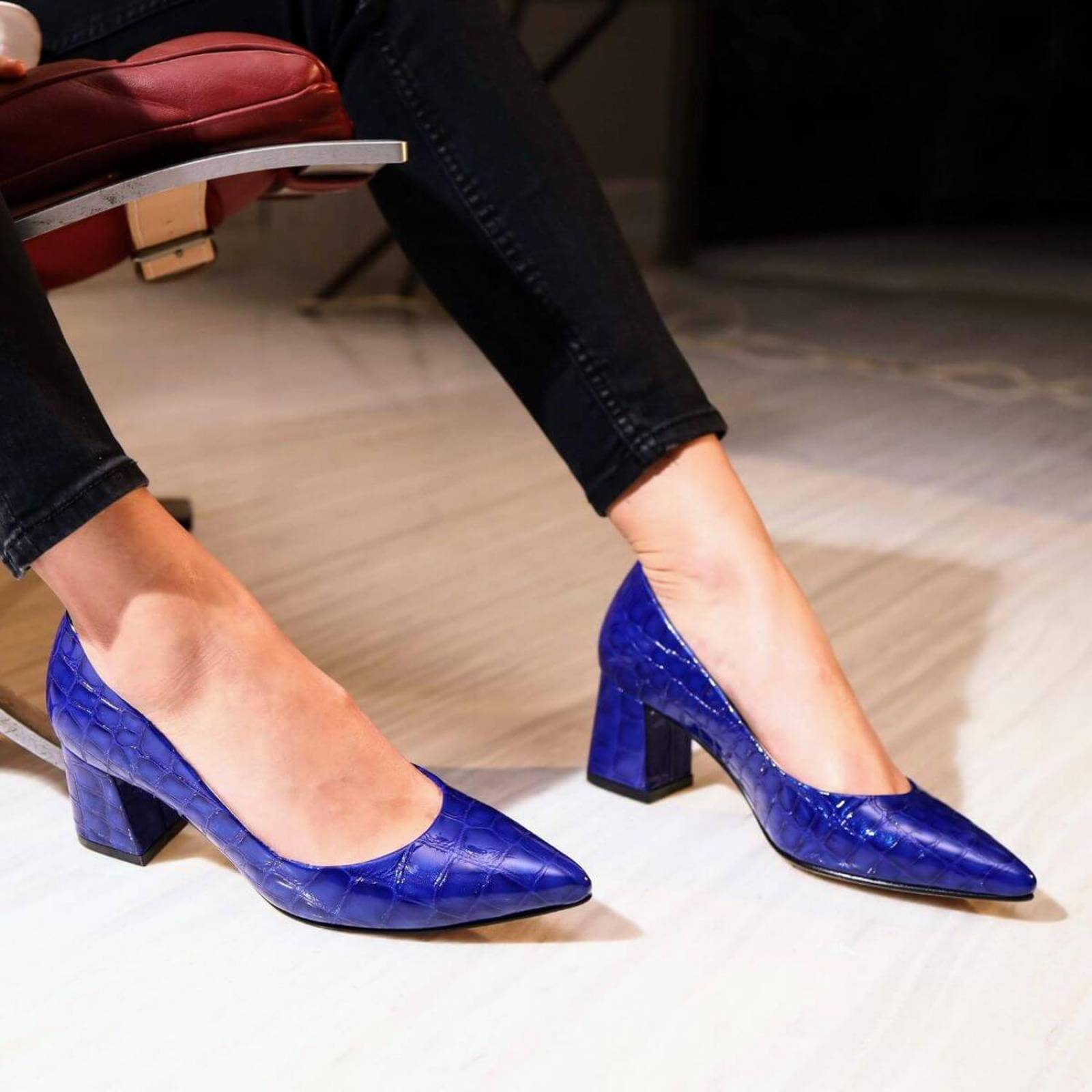 TAMARA 50 - Charol Azul Rey Regina Romero Zapato Zapatilla Tacon Bajo Para Dama en Piel