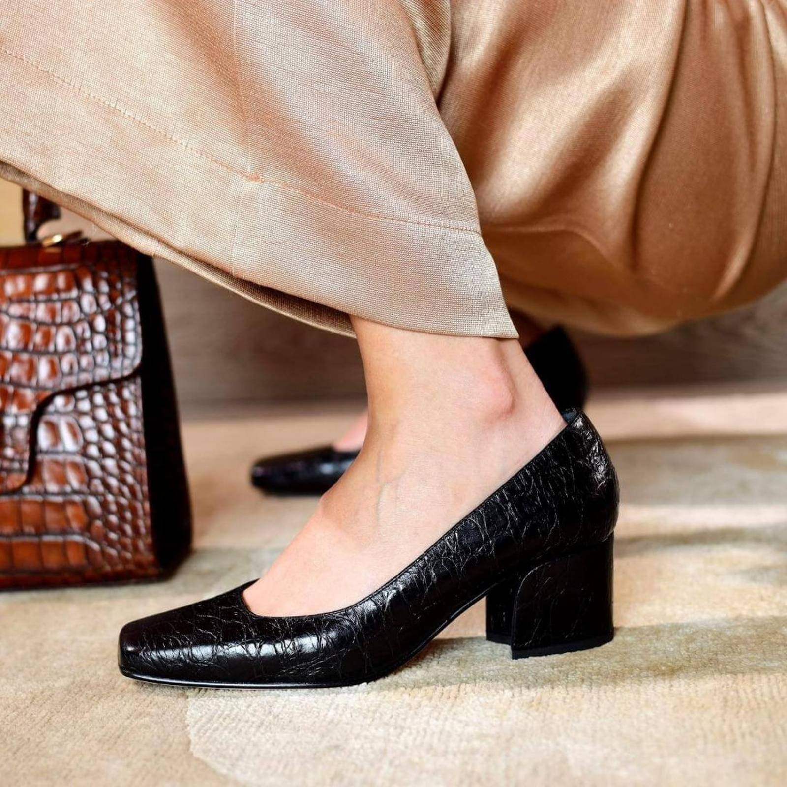 SILVANA 55 - Negro Regina Romero Zapato Zapatilla Tacon Bajo Para Dama en Piel 