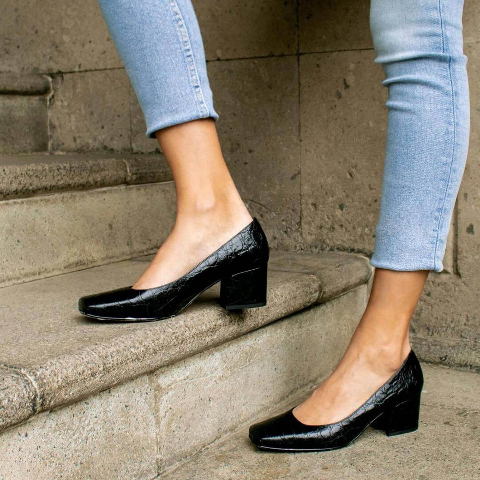 SILVANA 55 - Negro Regina Romero Zapato Zapatilla Tacon Bajo Para Dama en Piel 