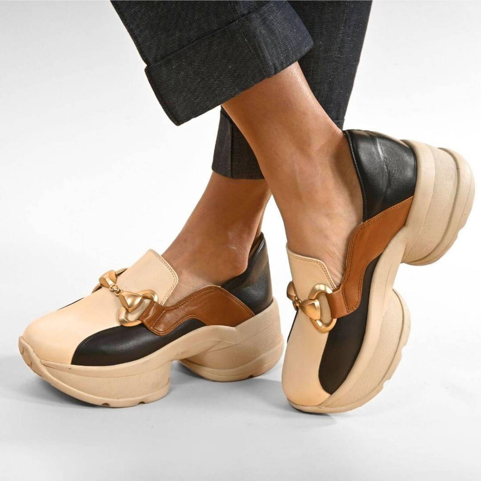 MARINA 75 - Negro y Beige Regina Romero Zapato Tenis Urbano Sport Para Dama en Piel 