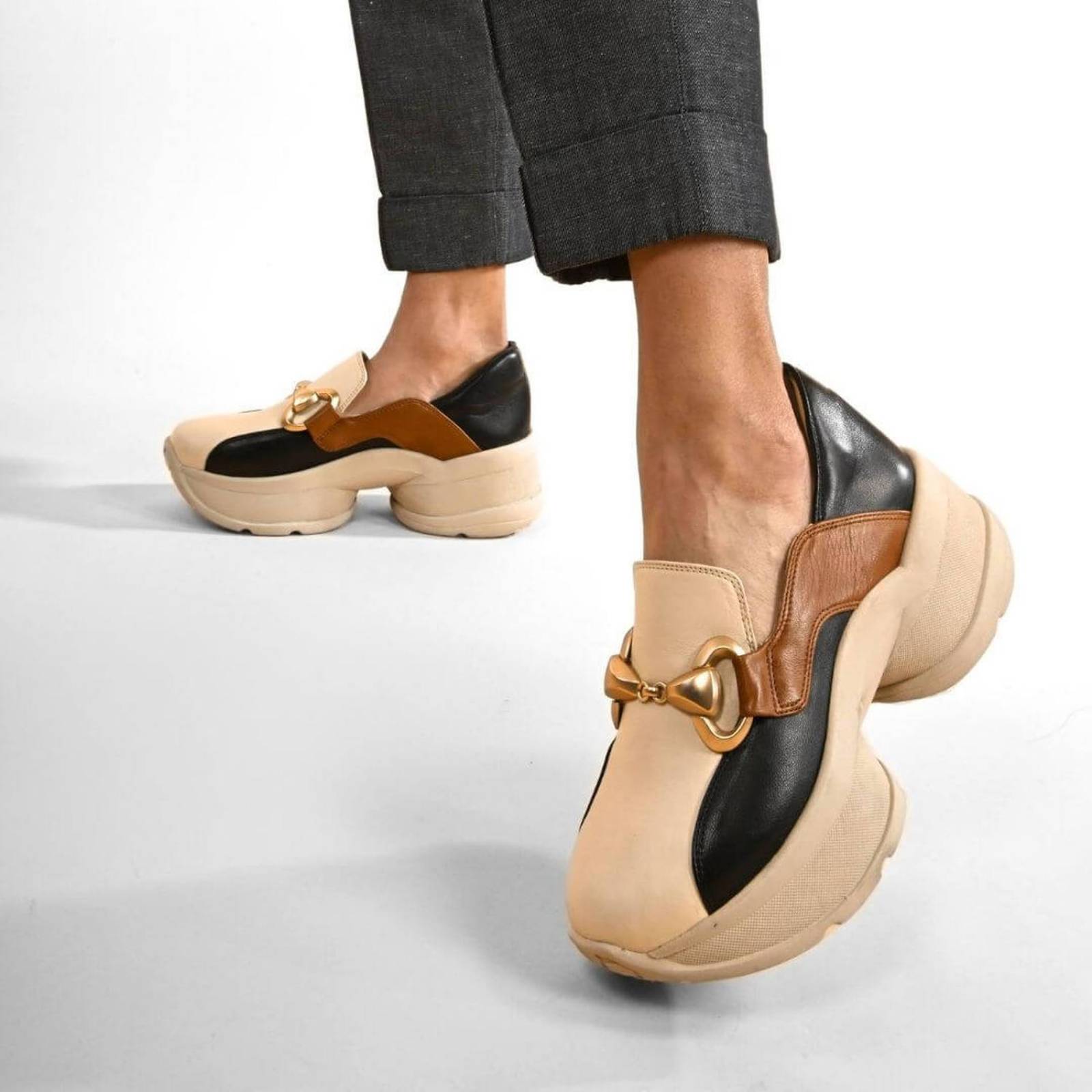 MARINA 75 - Negro y Beige Regina Romero Zapato Tenis Urbano Sport Para Dama en Piel 