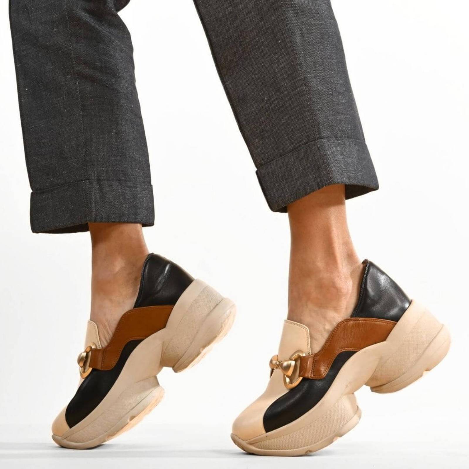 MARINA 75 - Negro y Beige Regina Romero Zapato Tenis Urbano Sport Para Dama en Piel 