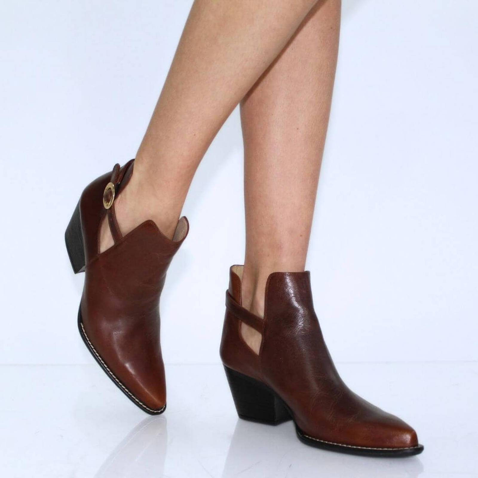 BLAKE 60 - Cafe Regina Romero Zapato Bota Botin Tacon Bajo Para Dama en Piel 