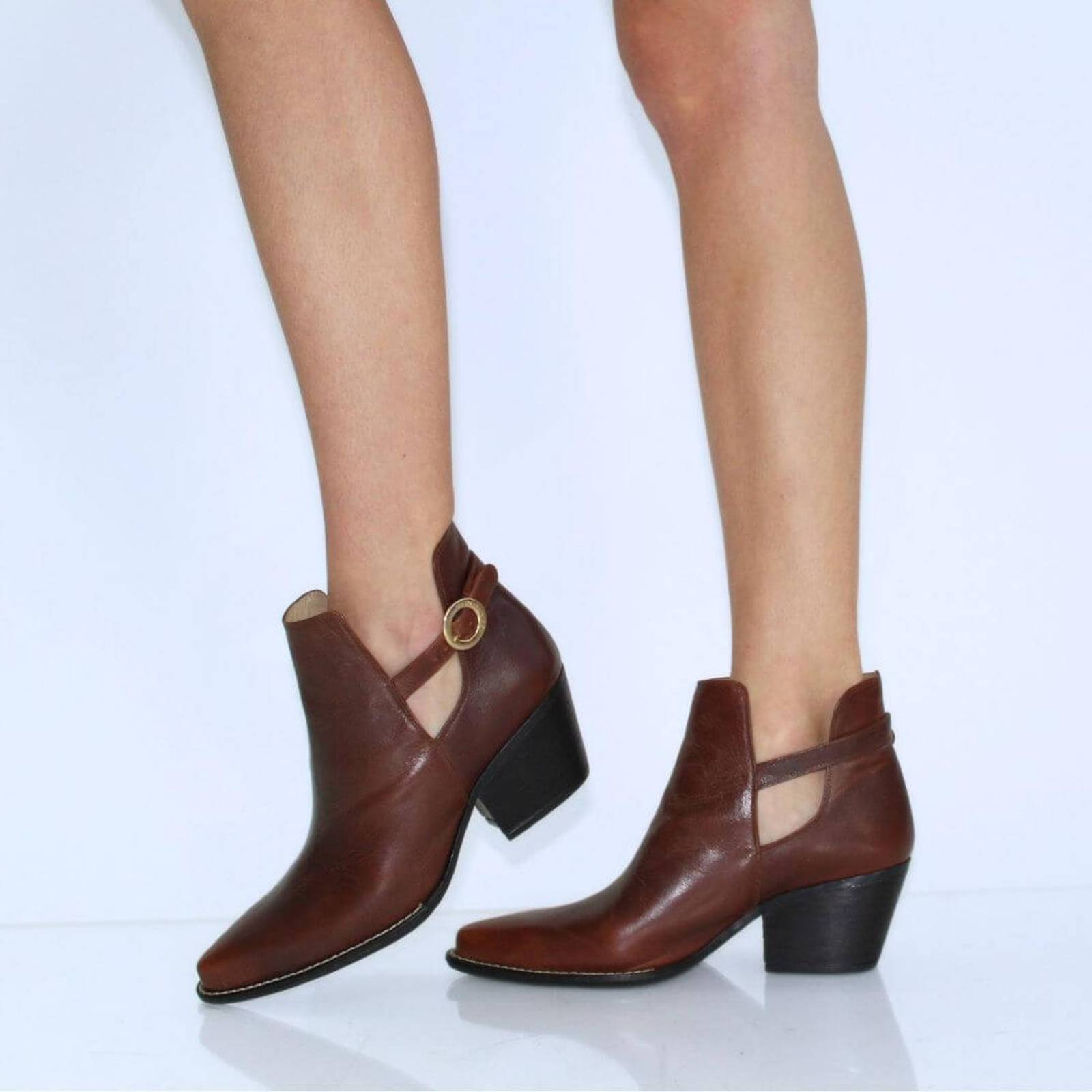 BLAKE 60 - Cafe Regina Romero Zapato Bota Botin Tacon Bajo Para Dama en Piel 