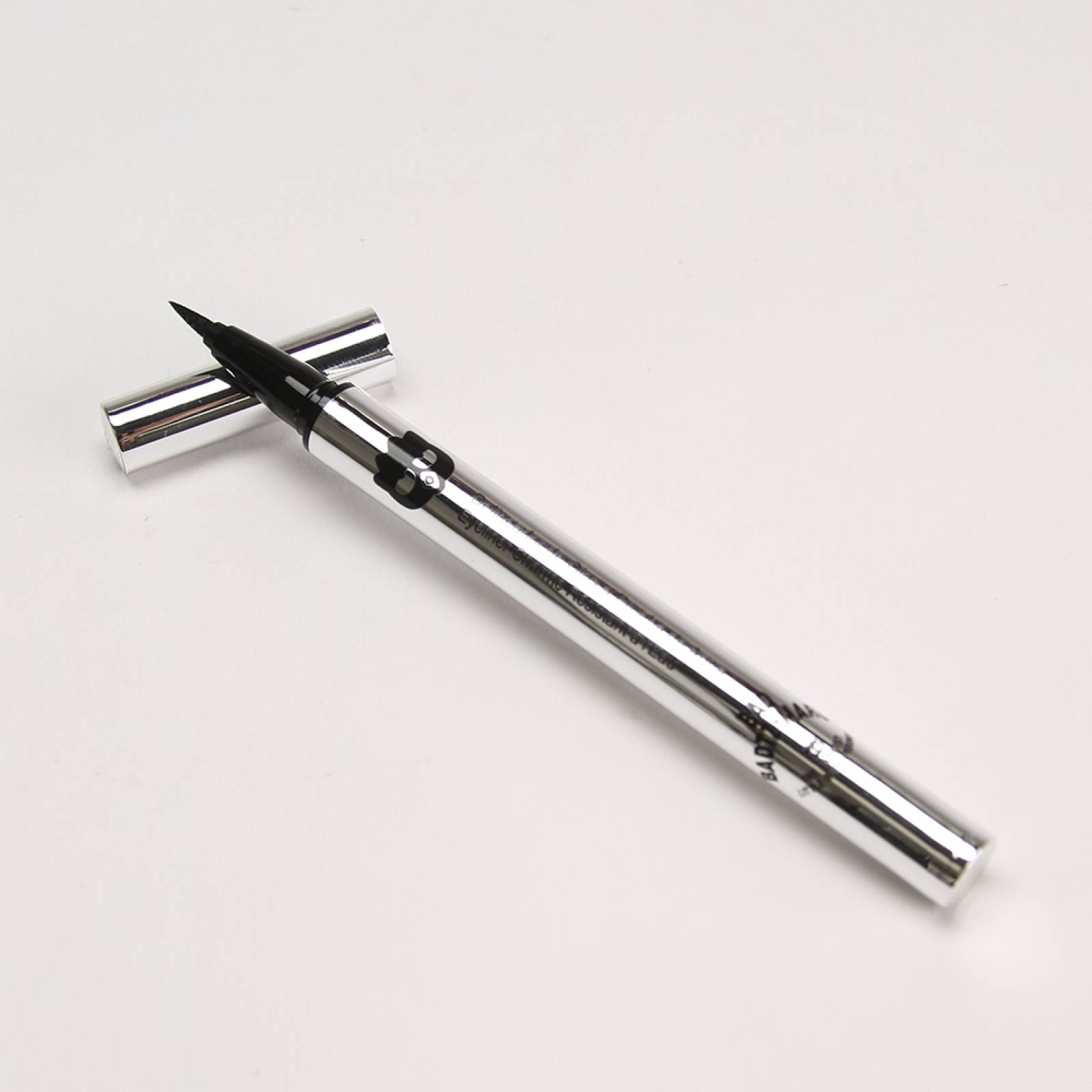 Delineador para ojos a prueba de agua  Chico