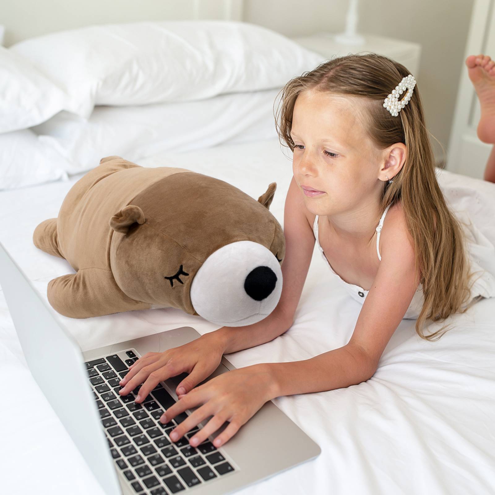 Miniso Peluche De Oso Acostado Café