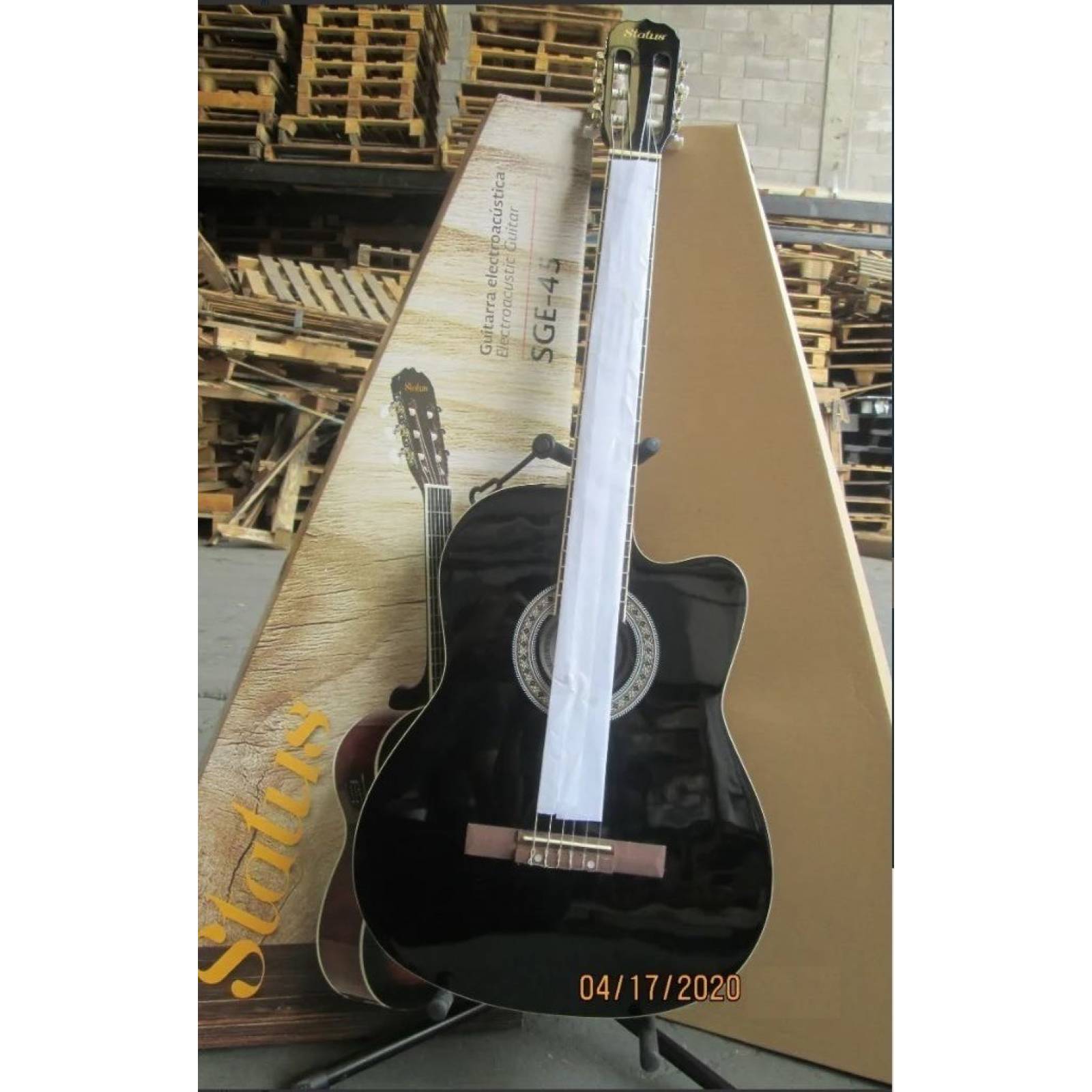 Guitarra electroacústica cuerdas de nylon SGE 45 BK