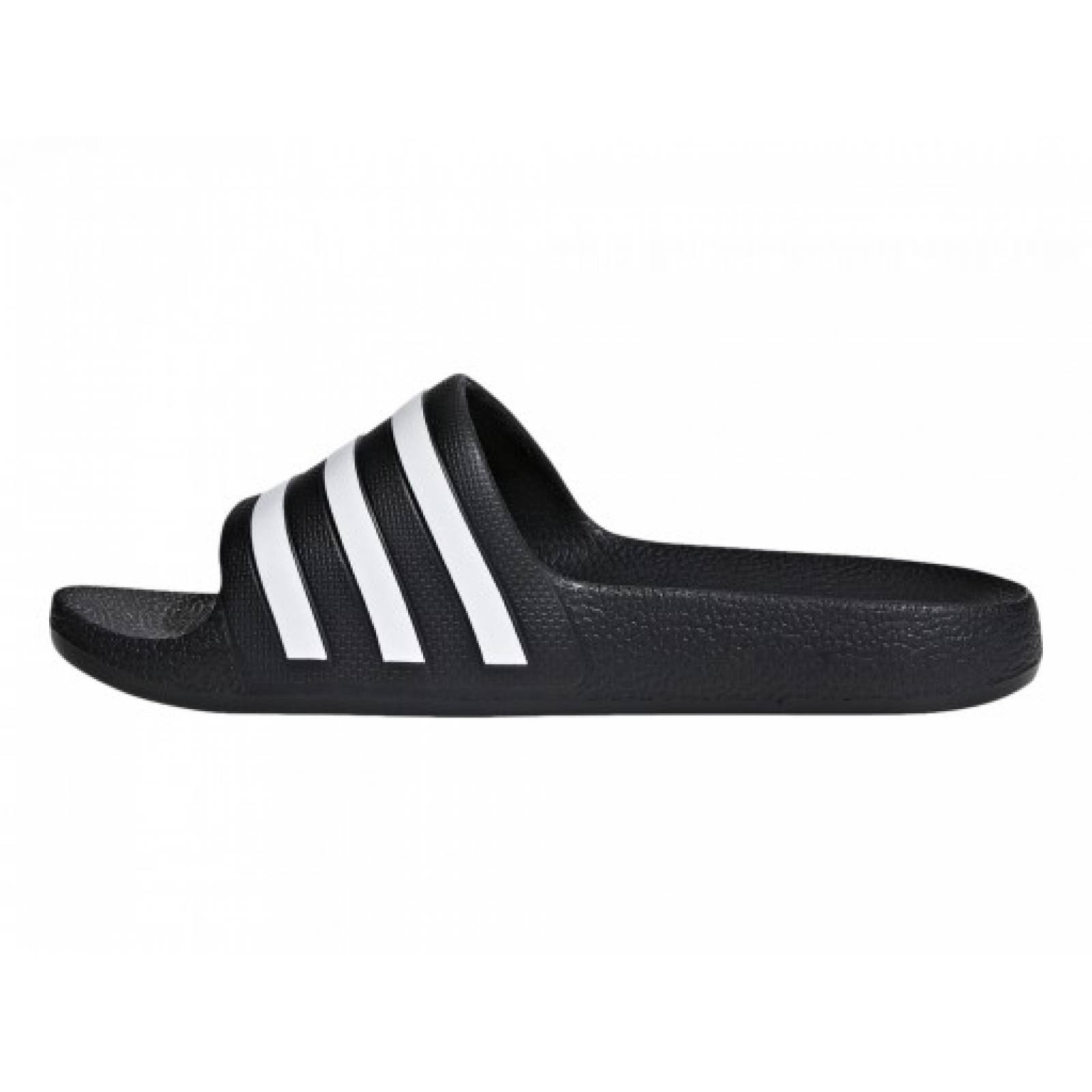 SANDALIAS ADIDAS F35556 CORE BLACK CLOUD WHITE CORE BLACK ADILETE AQUA K  16 5 24 5 Niños