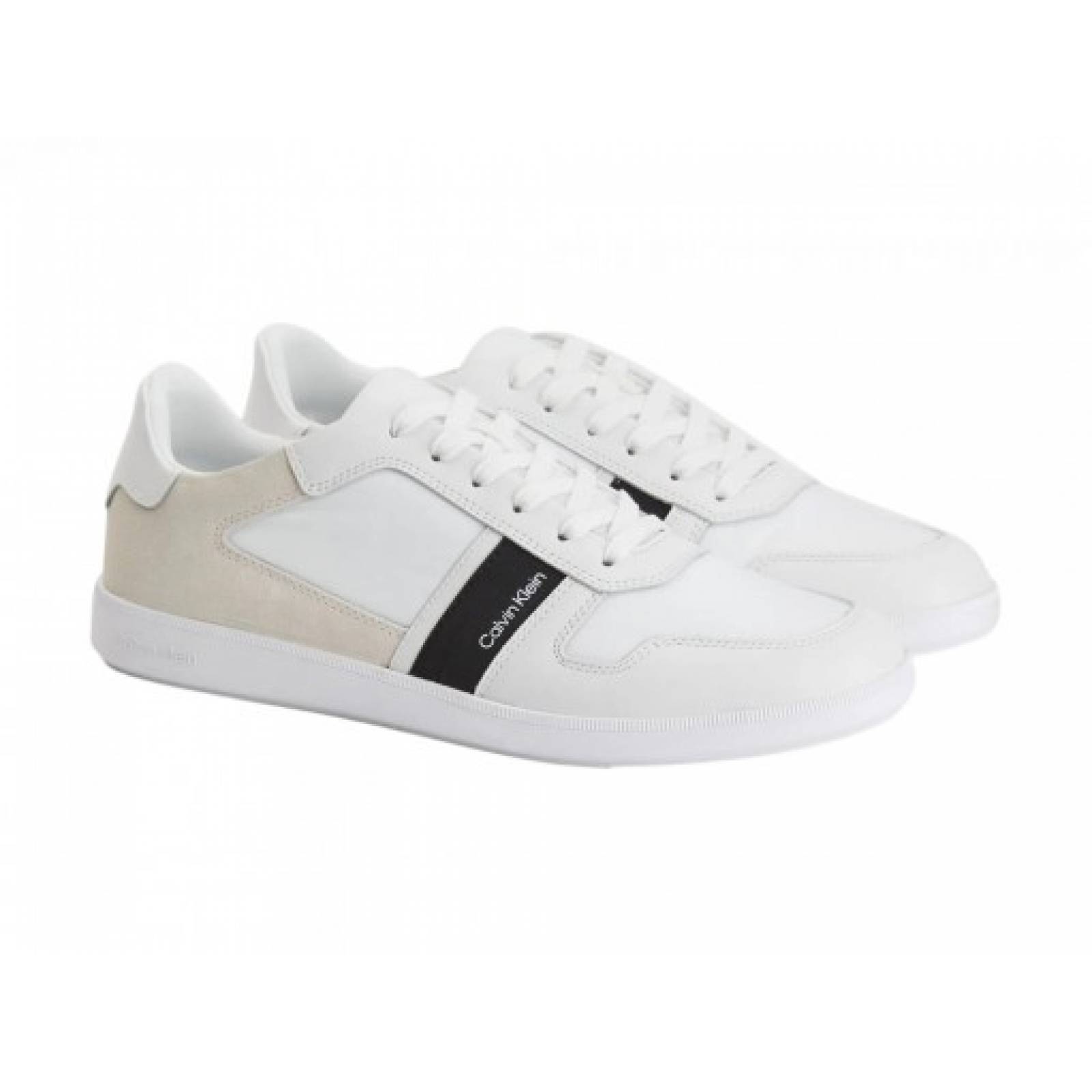 Tenis CALVIN KLEIN HM0H M00491 01S TRIPLE WHITE LOW TOP LACE UP MIX 25 0 30 0 Hombre