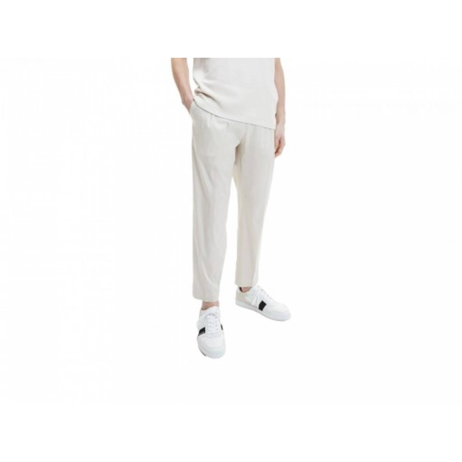 Tenis CALVIN KLEIN HM0H M00491 01S TRIPLE WHITE LOW TOP LACE UP MIX 25 0 30 0 Hombre