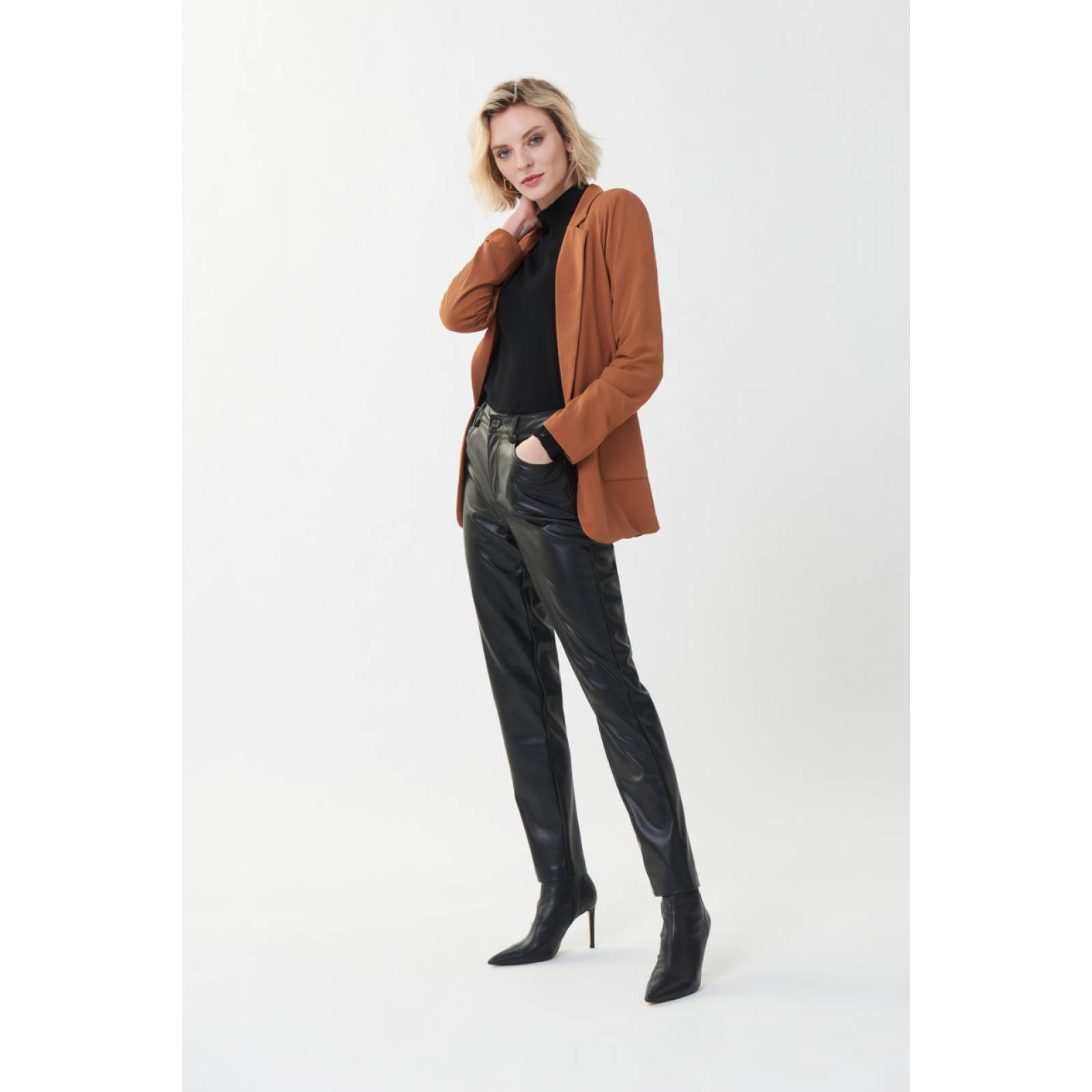 Pantalon de piel sintética Joseph Ribkoff 223921