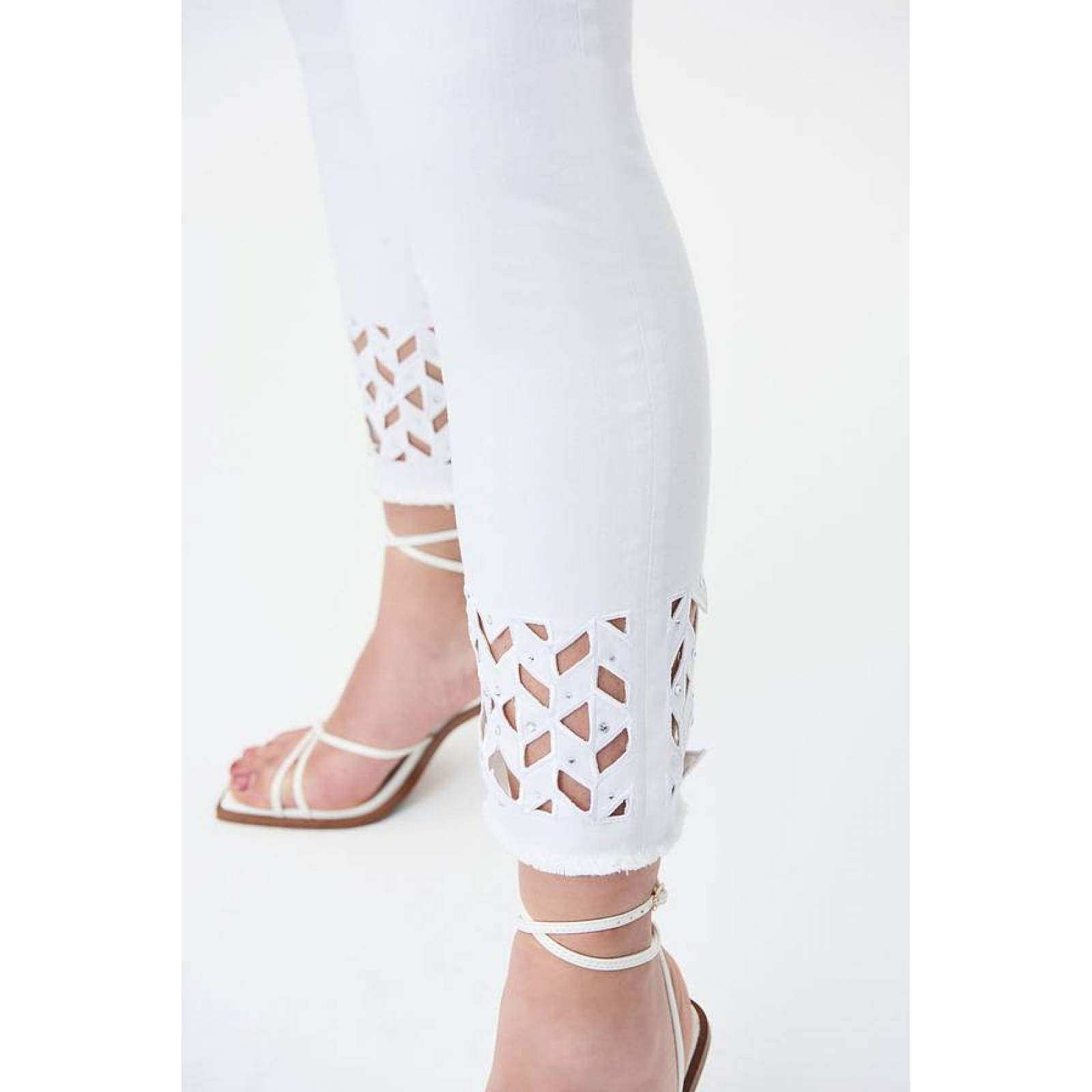 Jeans Denim con Bordado Joseph Ribkoff 231952