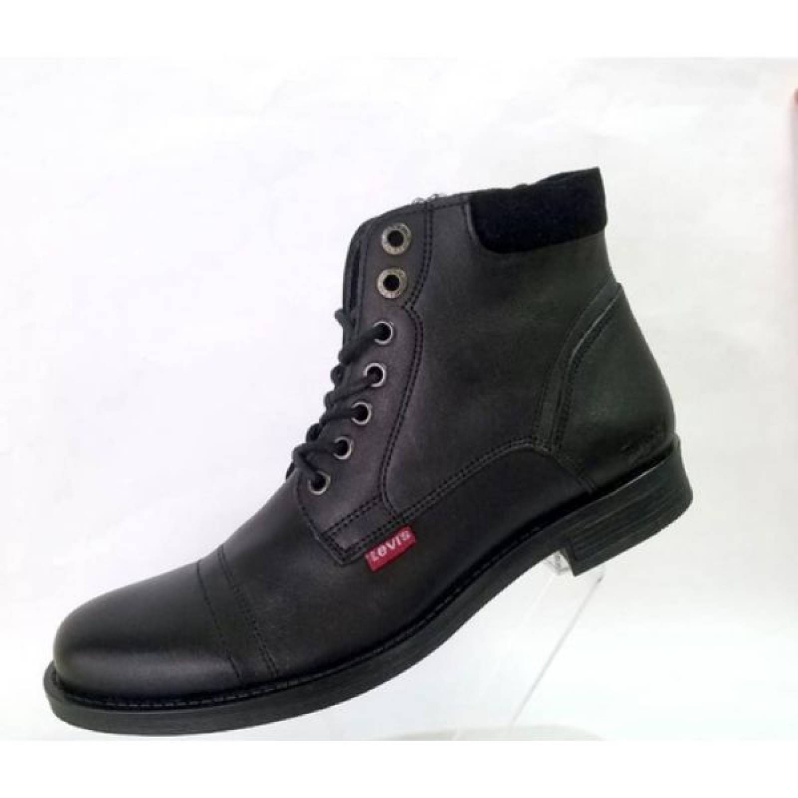 BOTAS CABALLERO CASUAL PIEL WORKOUT NEGRO LEVIS PLAZAPAR – Plazapar