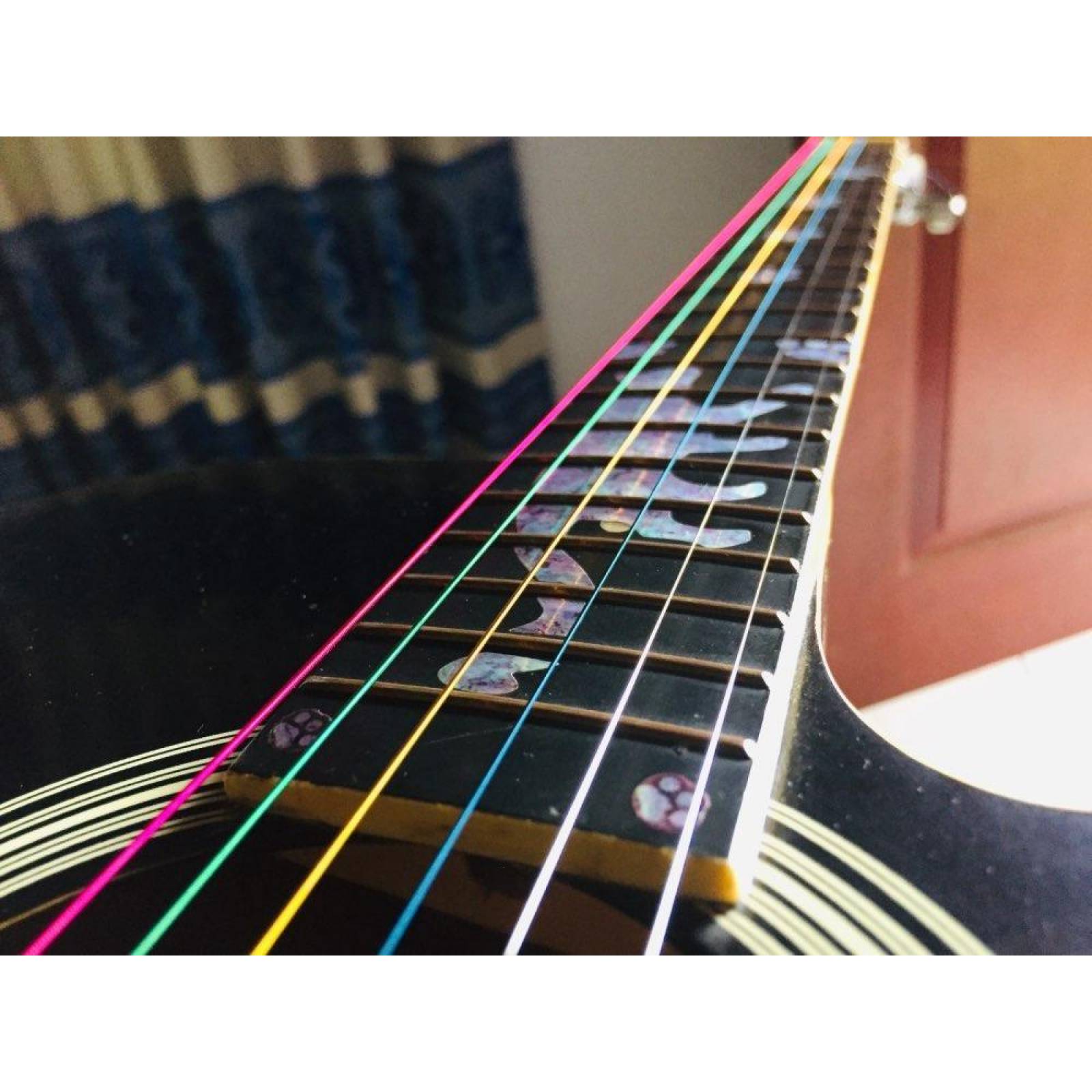 Paquete De 6 Cuerdas Multicolor P/guitarra Acustica Mpb-432 