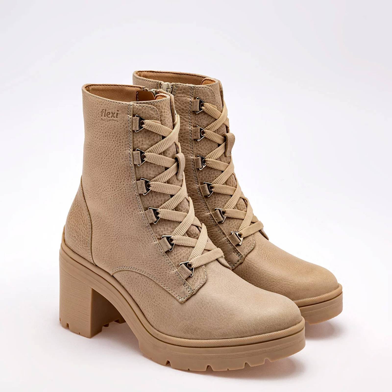 BOTA CON AGUJETA Y CIERRE TACON CUADRADO Flexi 119607 Color Beige PARA Mujer Tx7