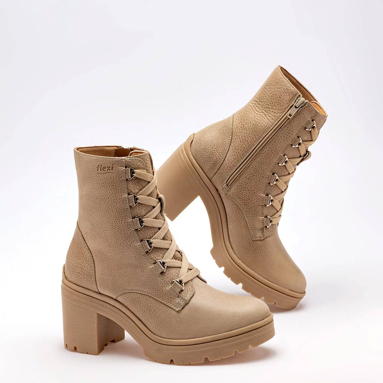 BOTA CON AGUJETA Y CIERRE TACON CUADRADO Flexi 119607 Color Beige PARA Mujer Tx7
