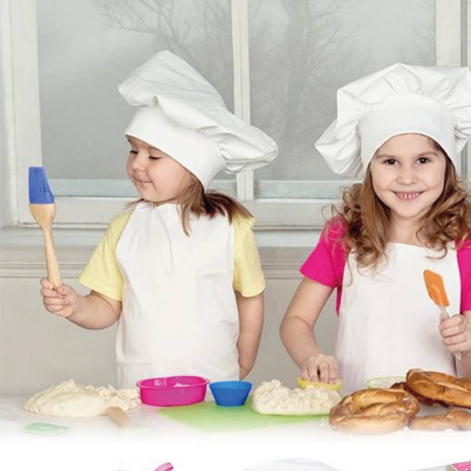 RD ROYAL COOK Juego de 18 Pzs de Cocina para Niños: Moldes Palas Brochas Miserable Y Cucharas Medidoras
