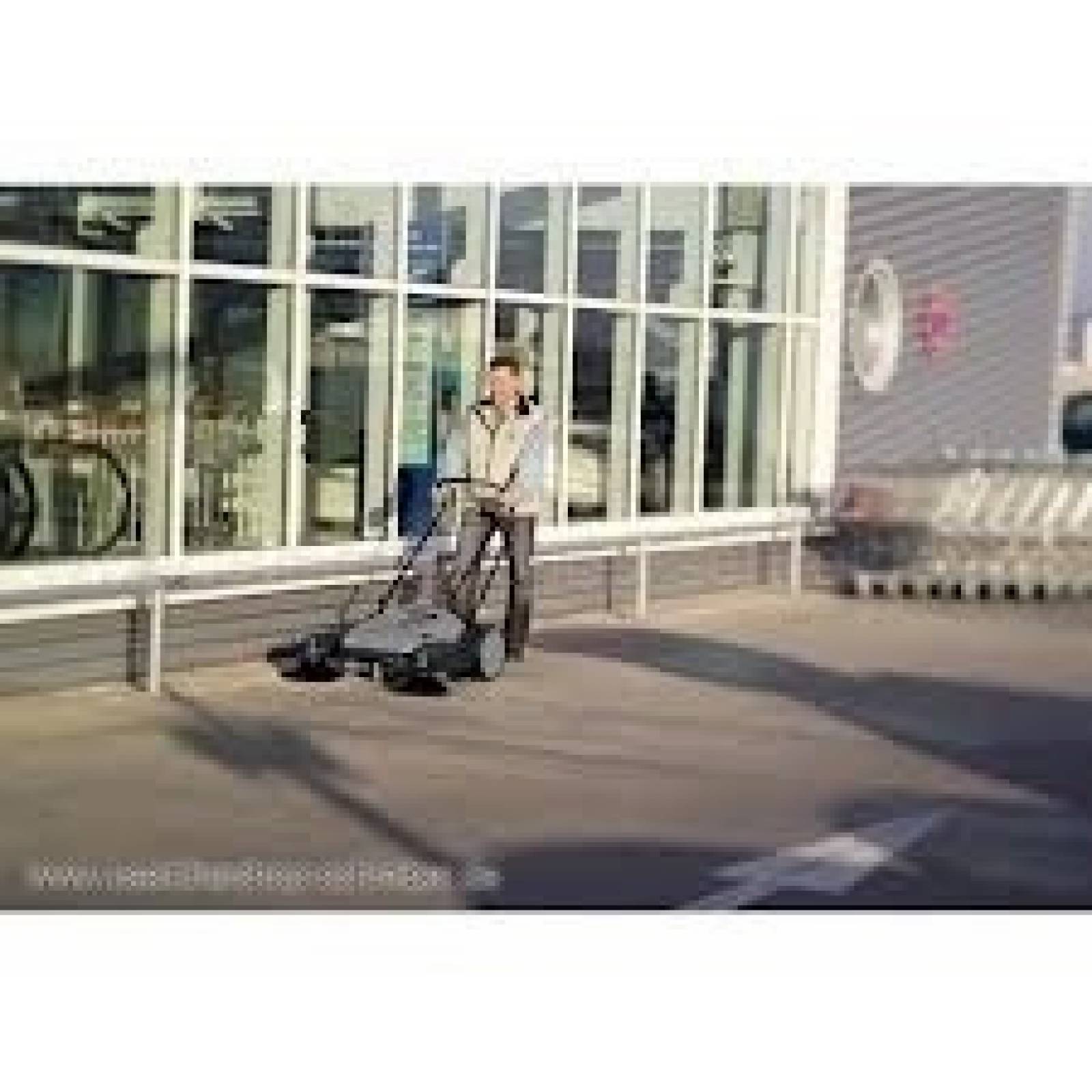 Barredora Mecánica Profesional  Karcher Km 70/20