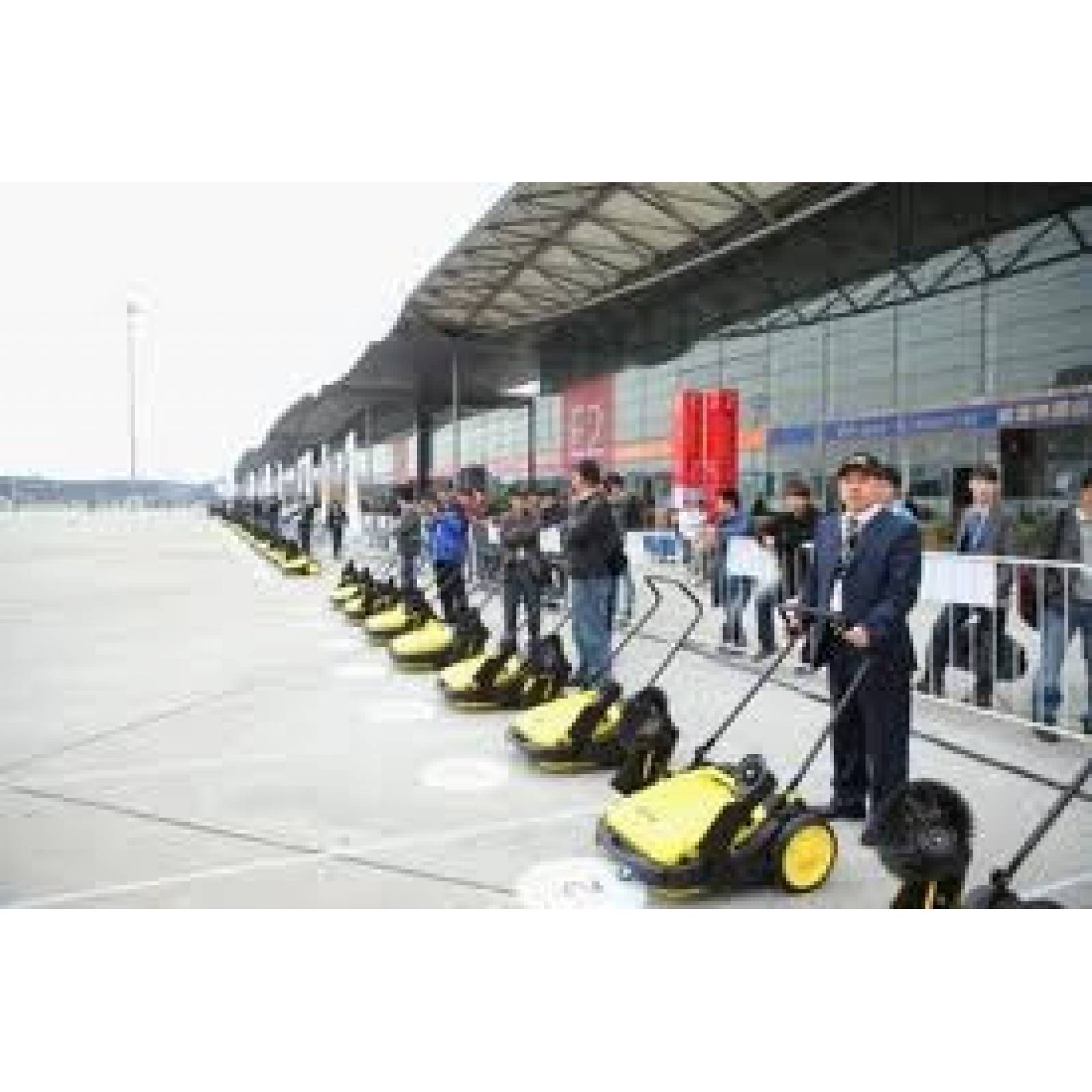 Barredora Mecánica Profesional  Karcher Km 70/20