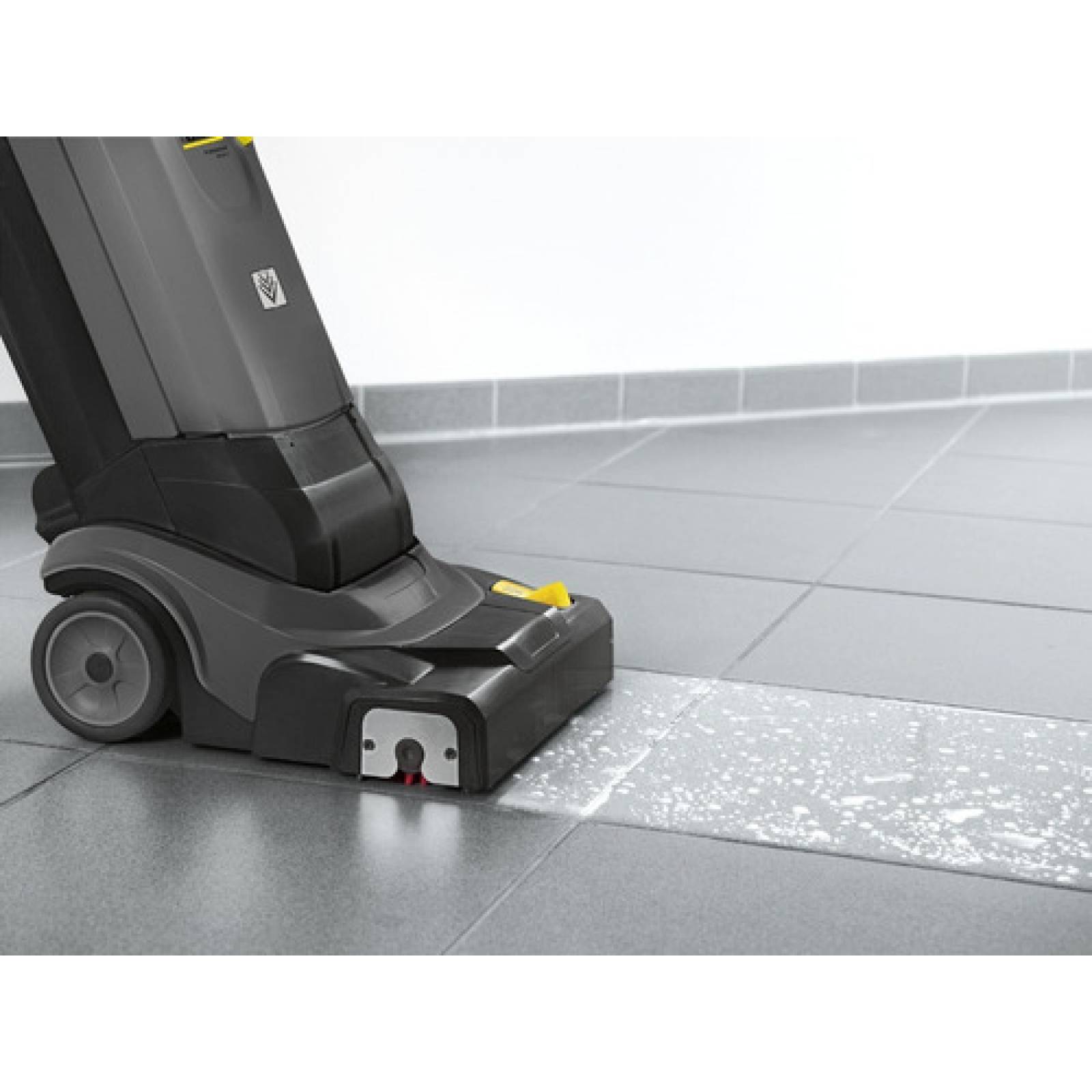 Fregadora De Pisos Karcher Br 30/4 Con Rodillo Y Aspiradora