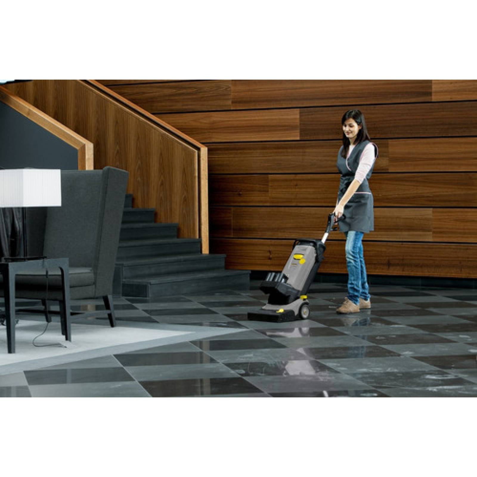 Fregadora De Pisos Karcher Br 30/4 Con Rodillo Y Aspiradora