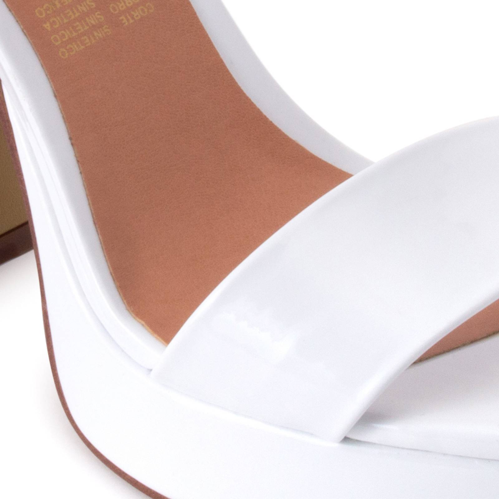 Sandalia Alta Dama 10950 Blanco Charol Clásica Tacón Grueso