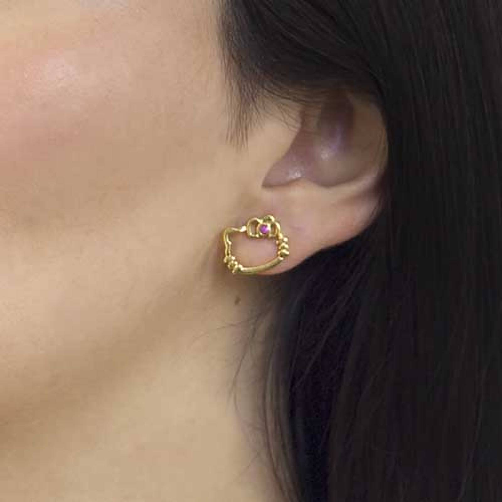  Set de Aretes Hello Kitty Silueta y Love Dorado Brillante