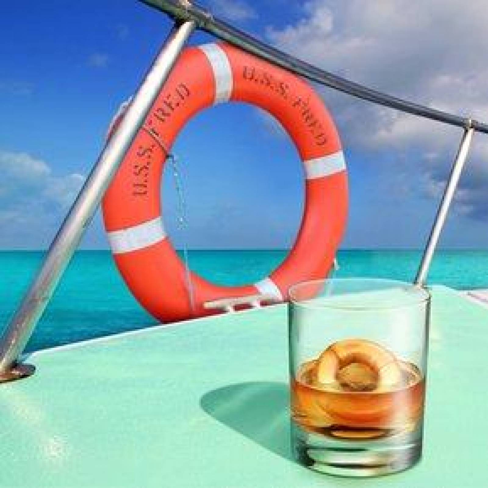 Fred & Friends, Molde para hielos "DRINK SAVERS" 