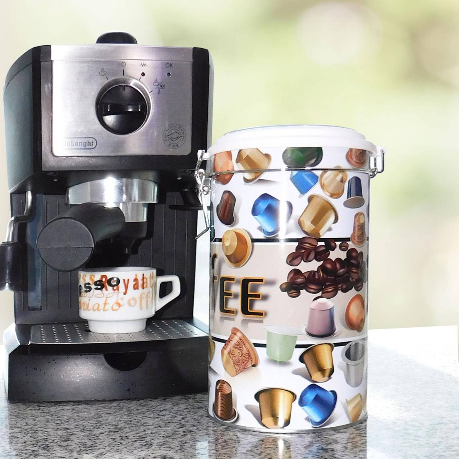 Lata metálica redonda con diseño "COFFEE" 