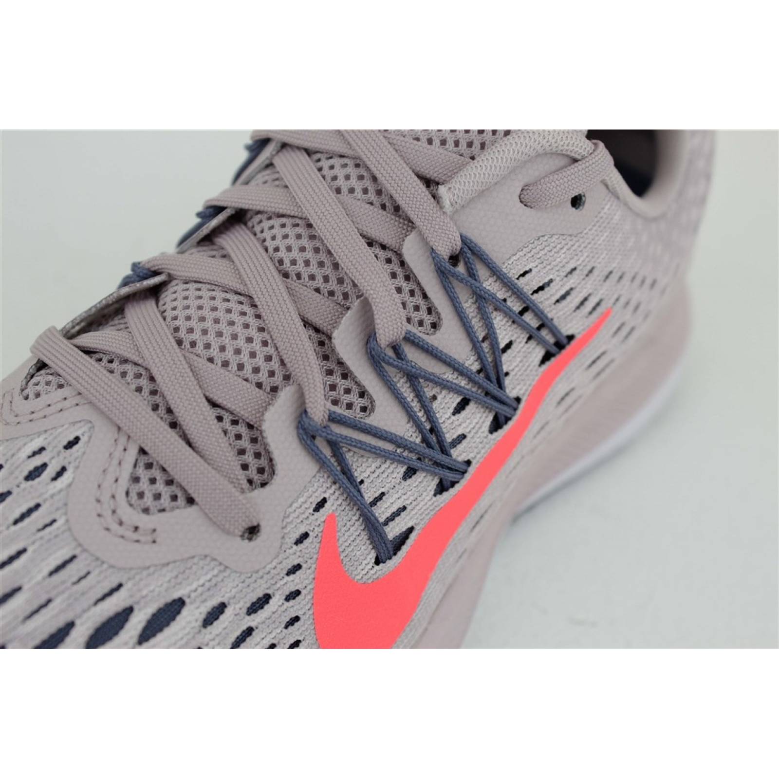 Tenis nike zoom winflo 5 dama gris rojo