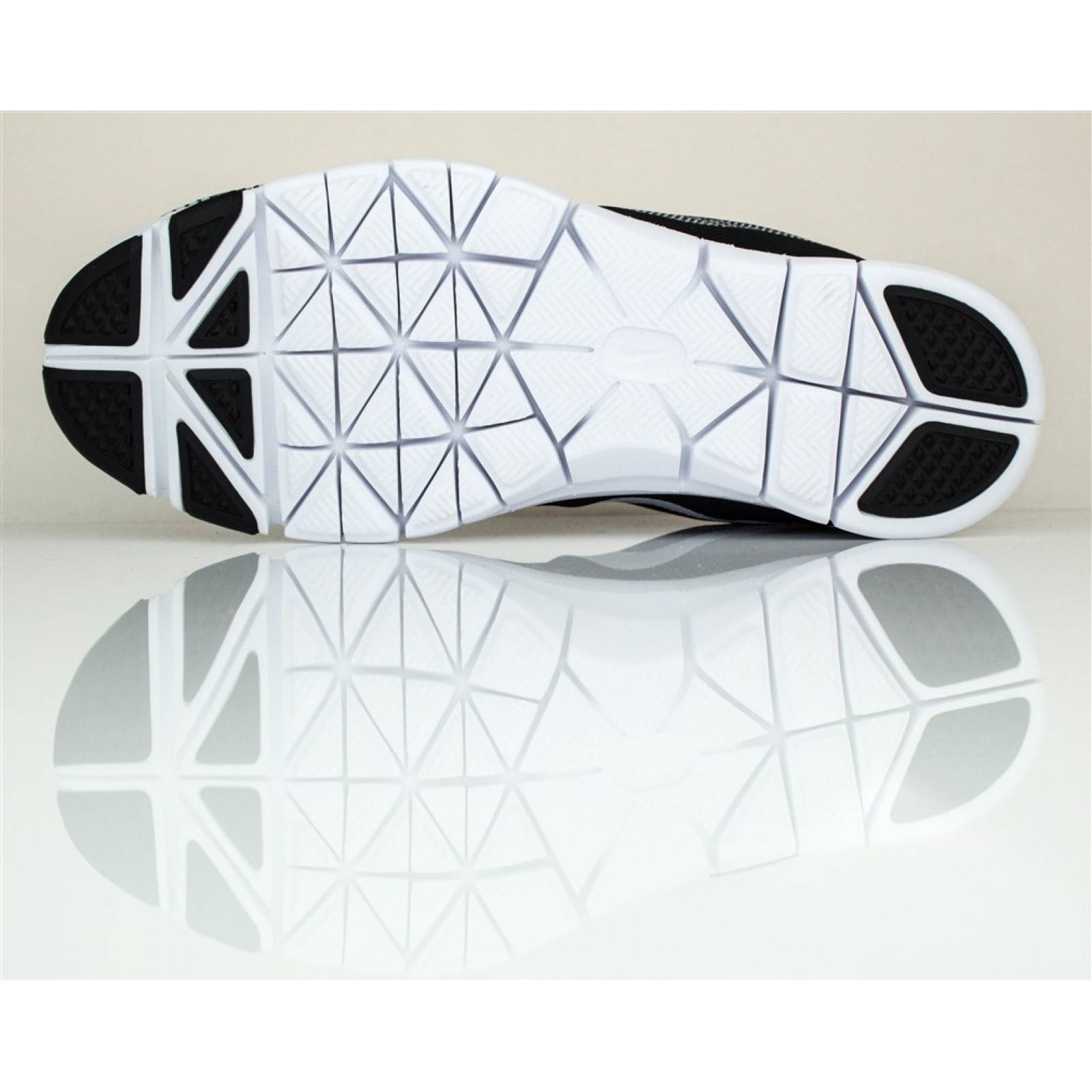 Tenis nike flex essential tr pt dama negro blanco AV3511001
