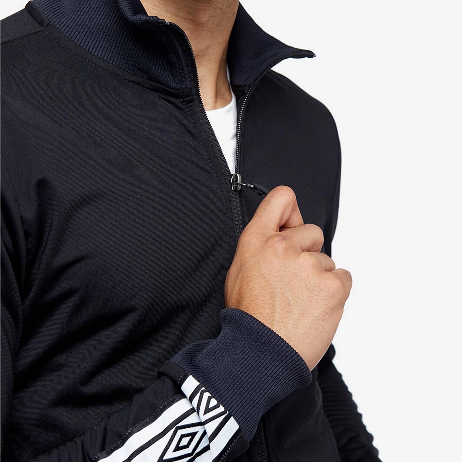 Sudadera chamarra umbro tricot caballero negro