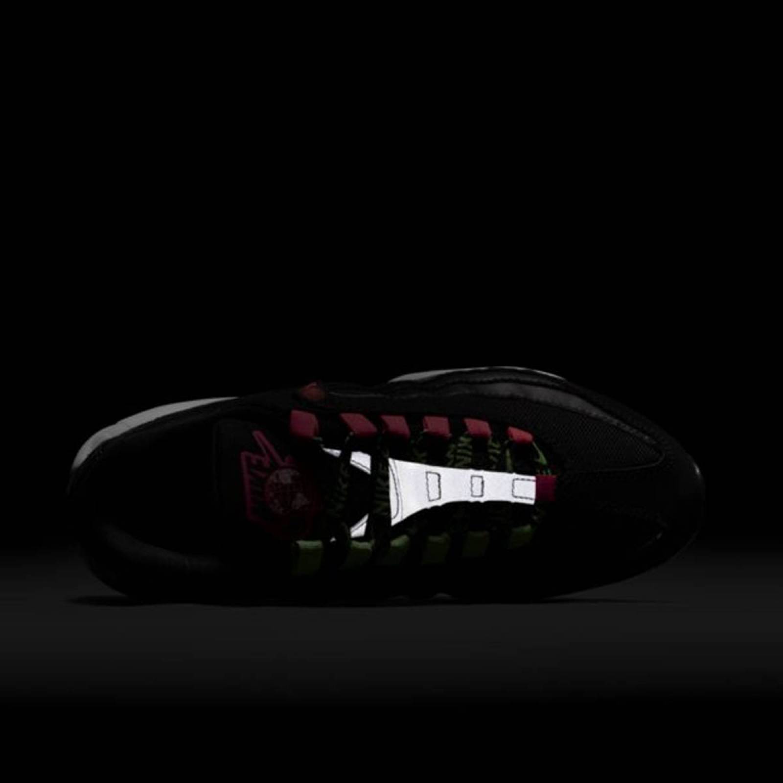 TENIS NIKE AIR MAX 95 SE WORLDWIDE PACK BLACK CV9030001