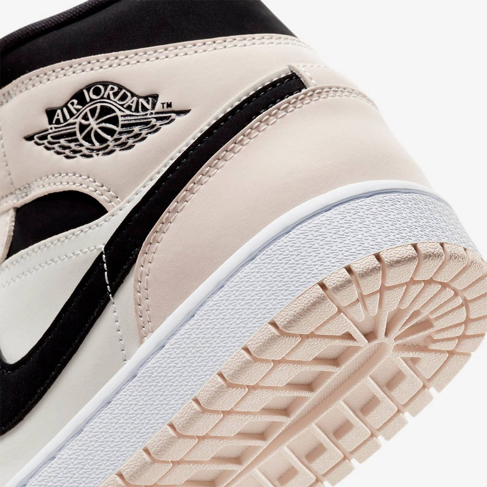 Tenis Nike Air Jordan 1 Mid Barely Orange BQ6472800