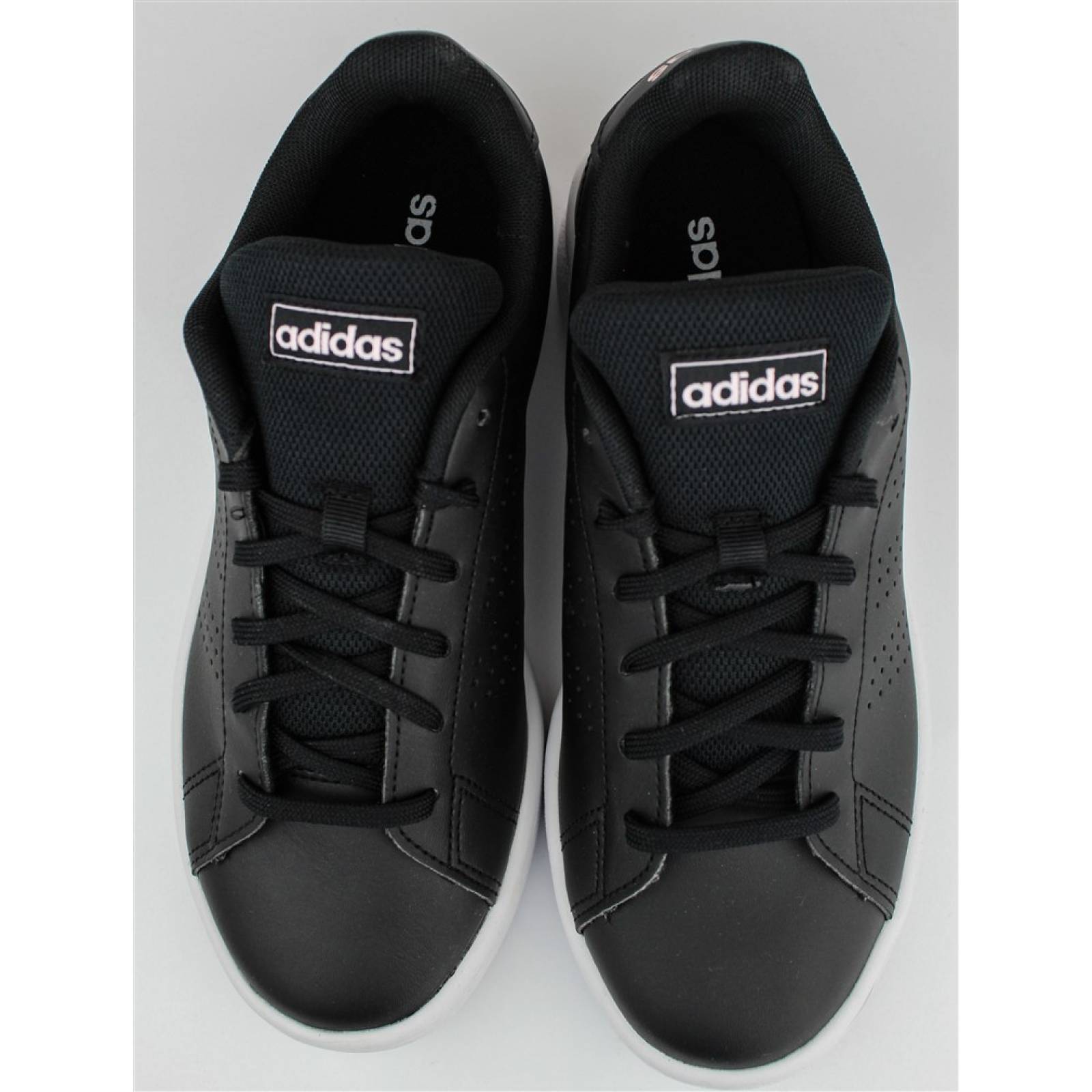TENIS ADIDAS ADVANTAGE BASE DAMA NEGRO CON BLANCO EE7511