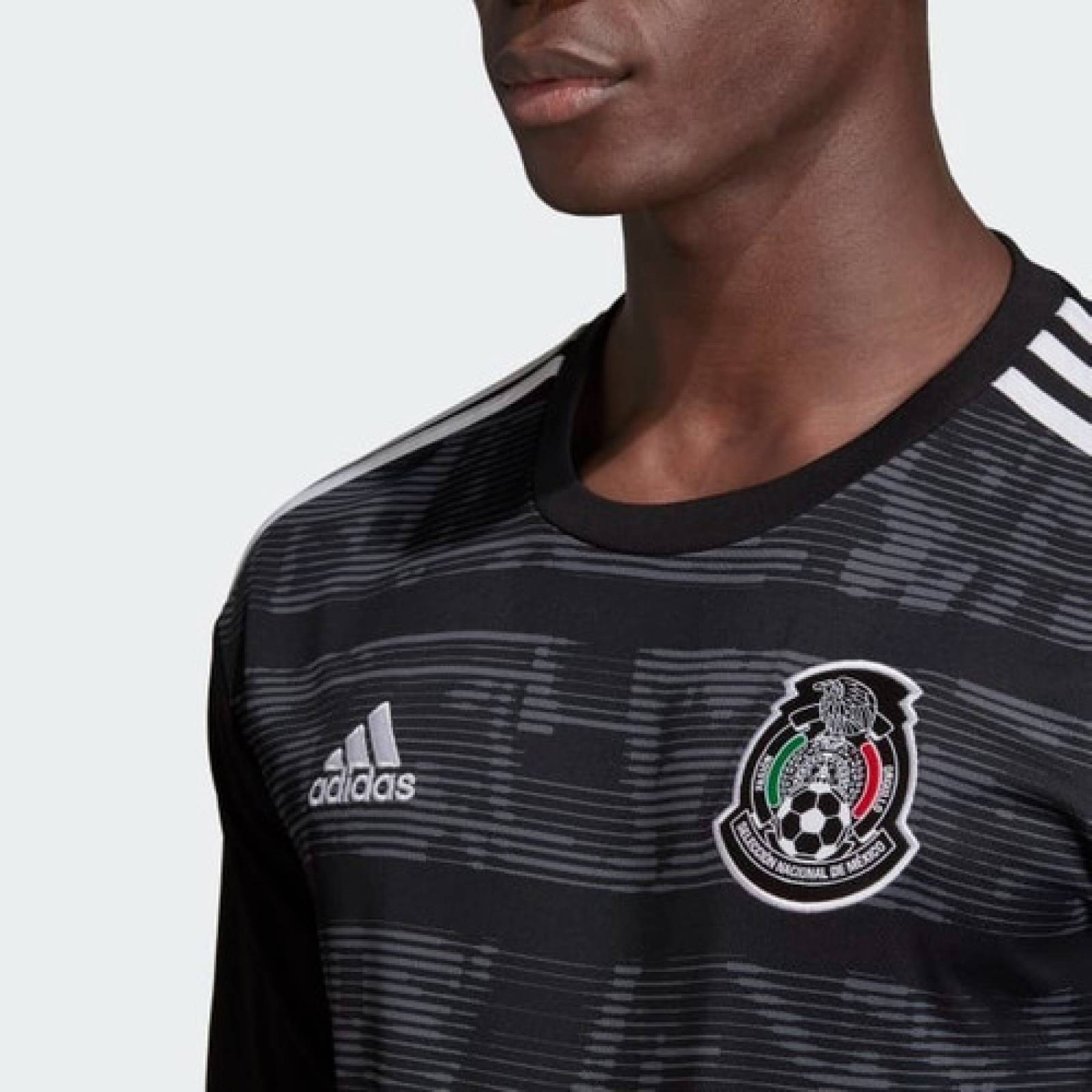 JERSEY ADIDAS MEXICO MANGA LARGA NEGRO CABALLERO DP0207