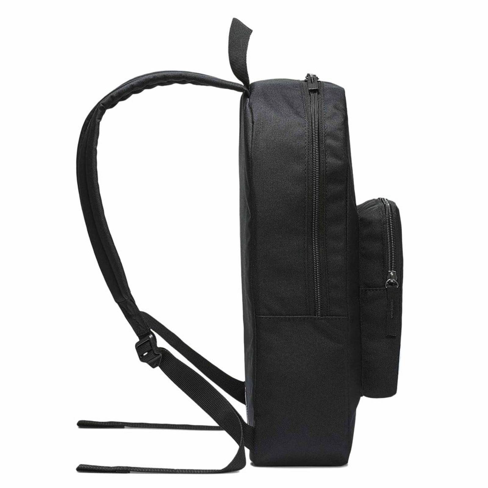 MOCHILA NIKE CLASSIC NEGRO BLANCO BA5928010