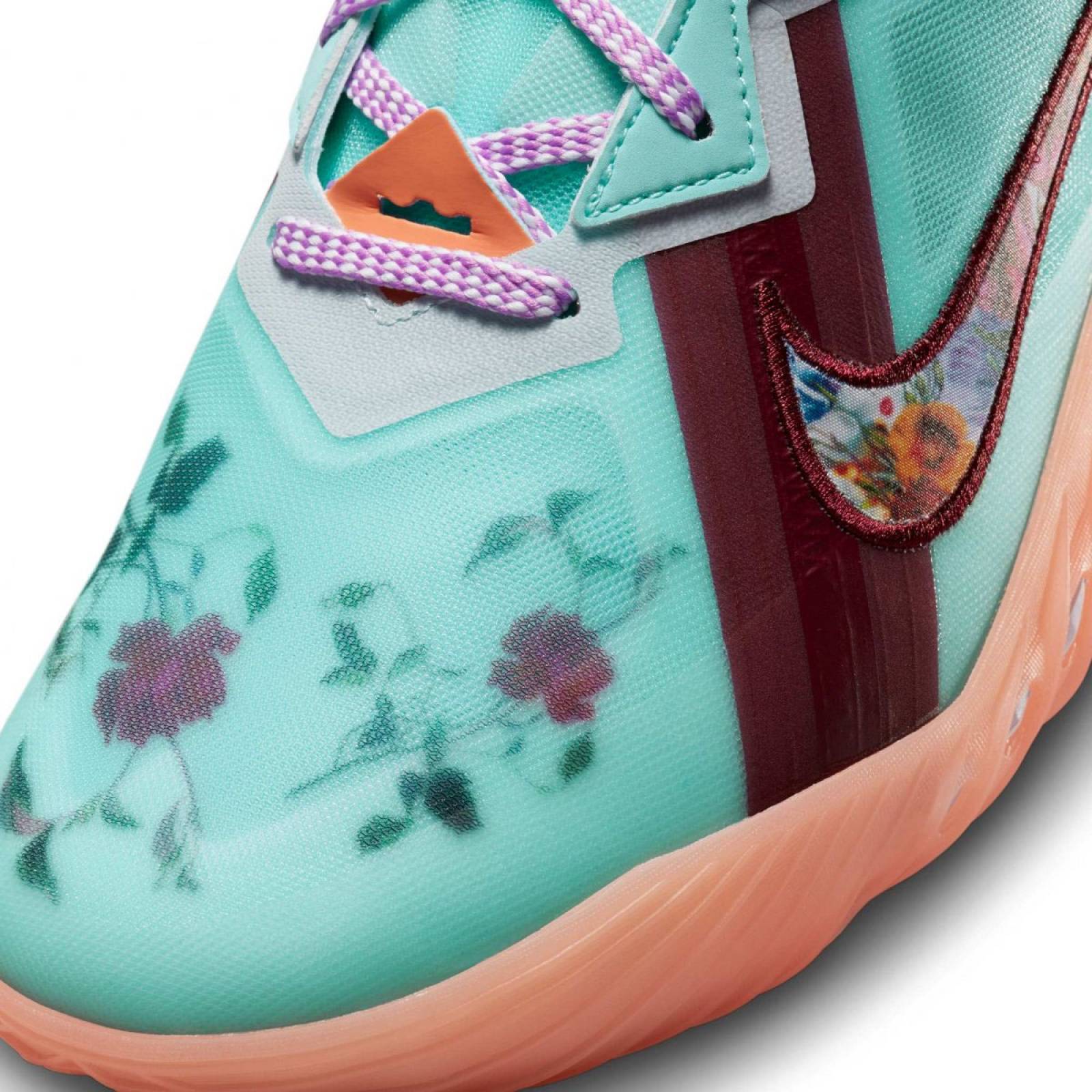 TENIS NIKE LEBRON 18 LOW FLORES MENTA VINO CV7562400