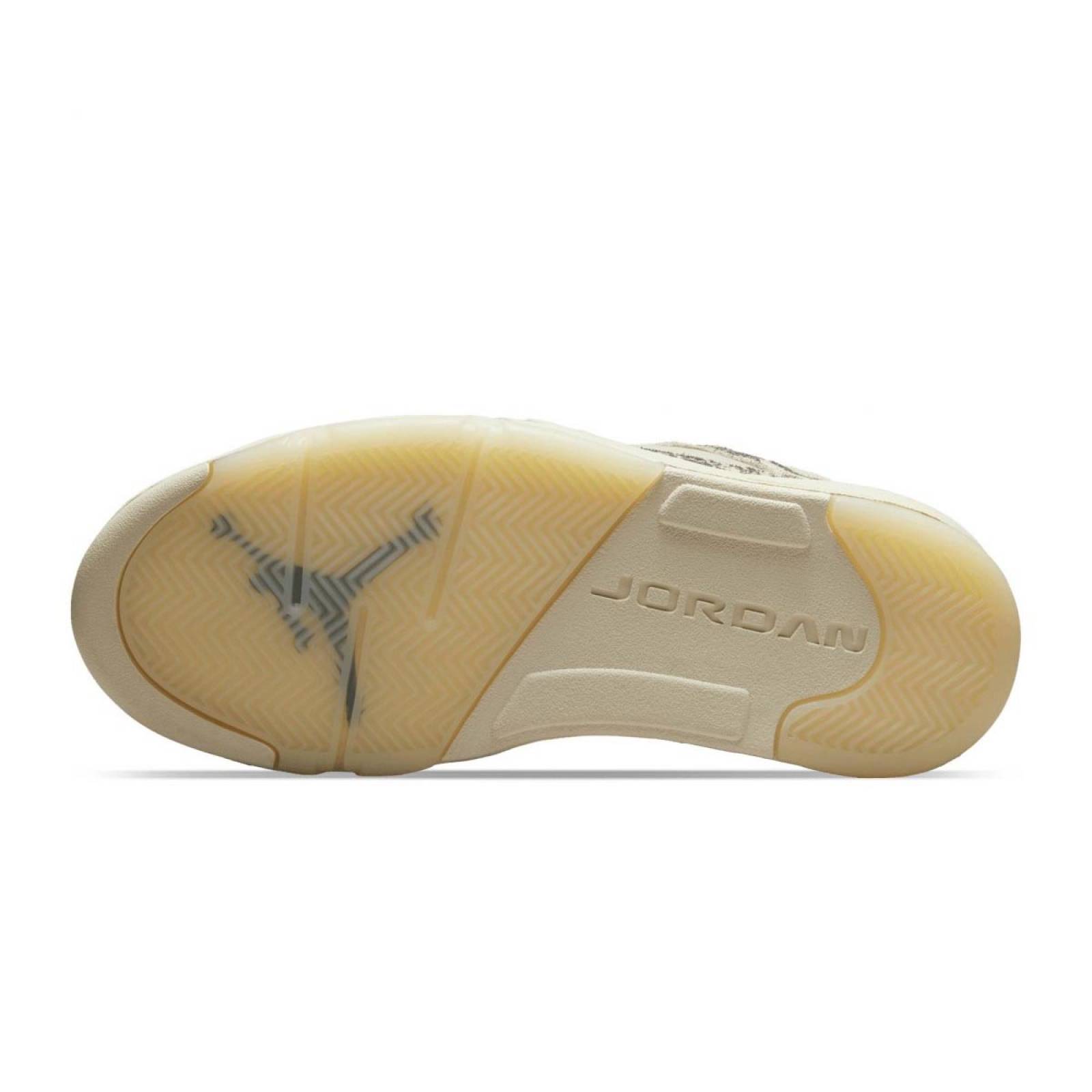 TENIS JORDAN 5 RETRO DAMA BEIGEGRIS DA8016100