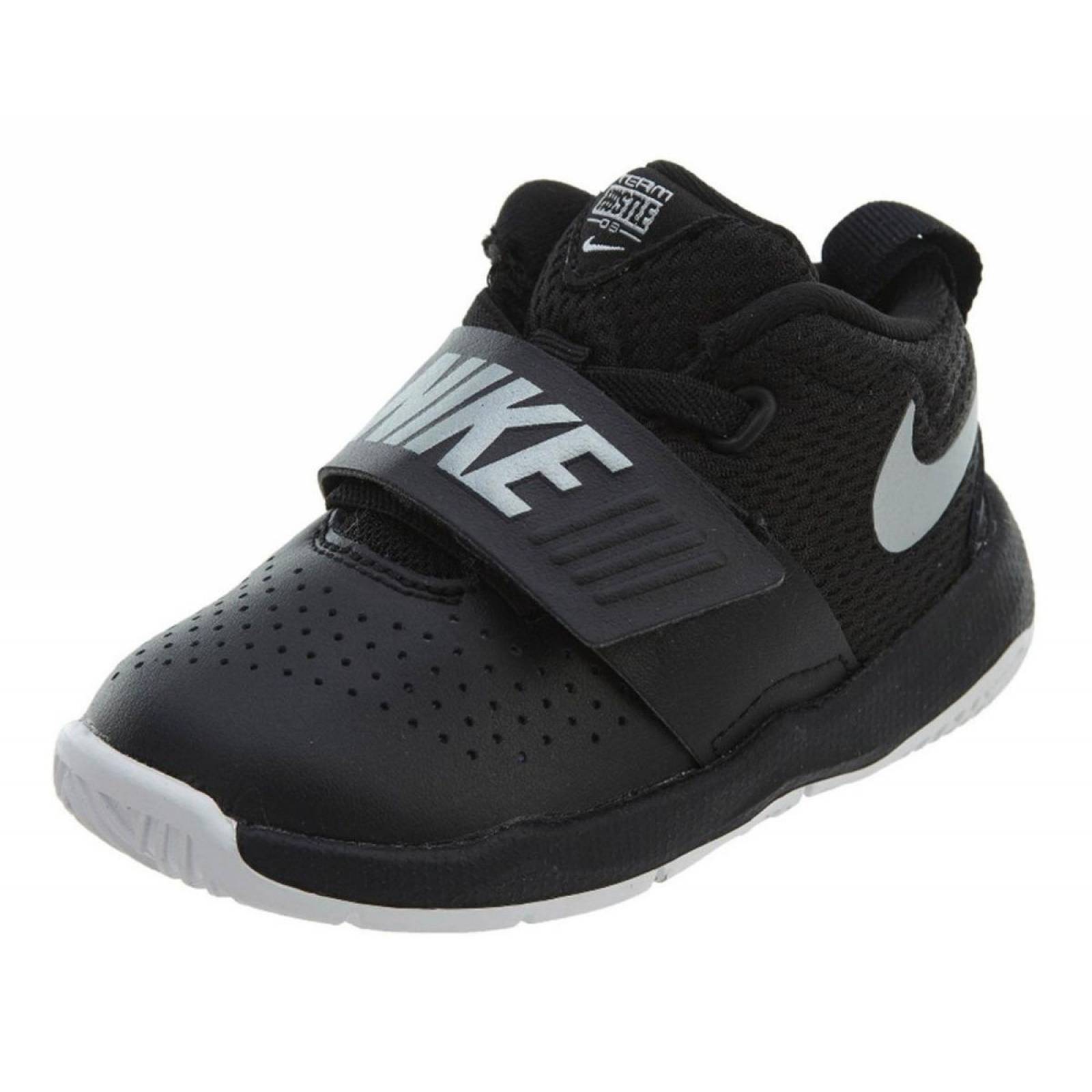 Tenis Nike Team Hustle D8 para Niños Pequeños 881943-001 