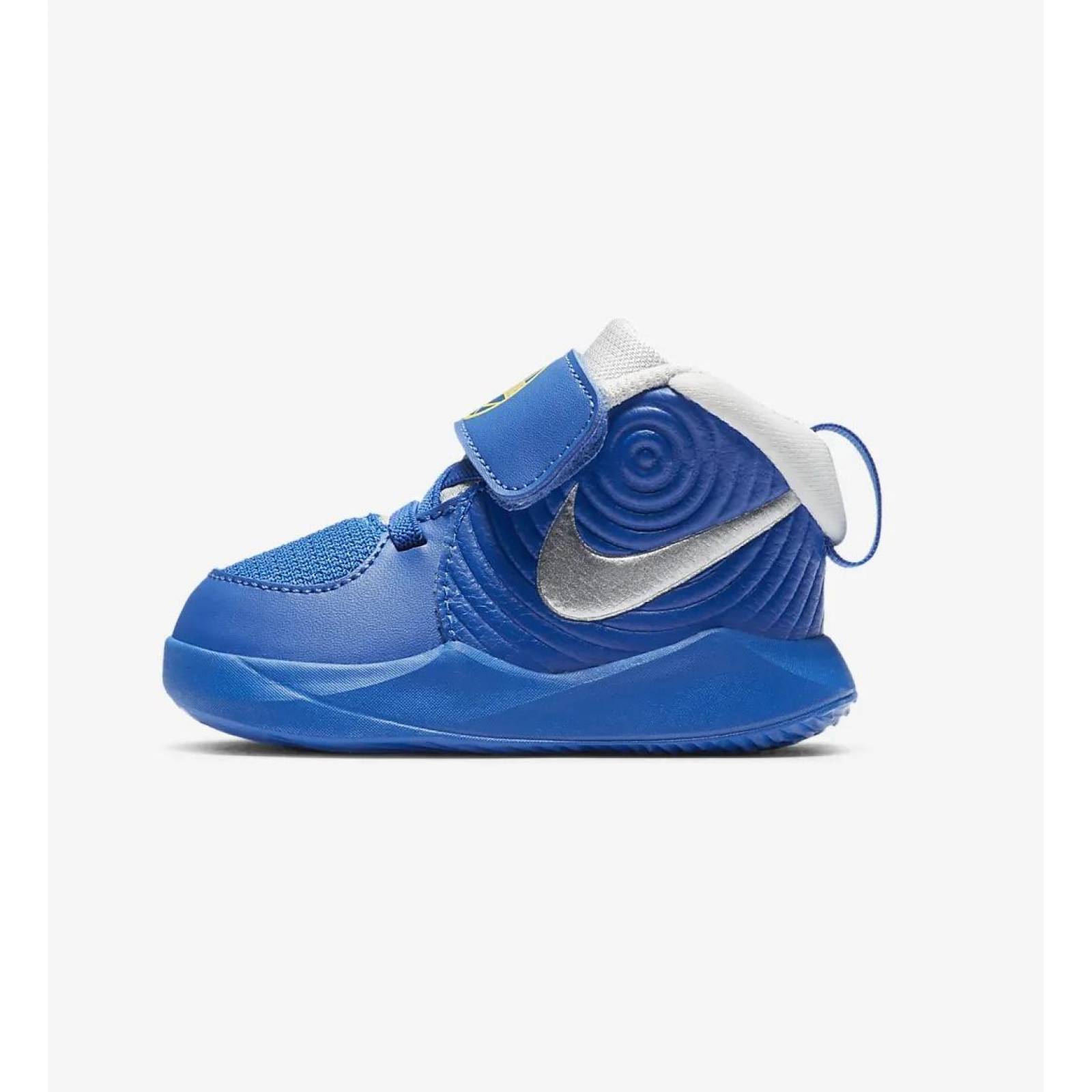 Tenis Nike Team Hustle D9 para Niños Pequeños. AQ4226-404 