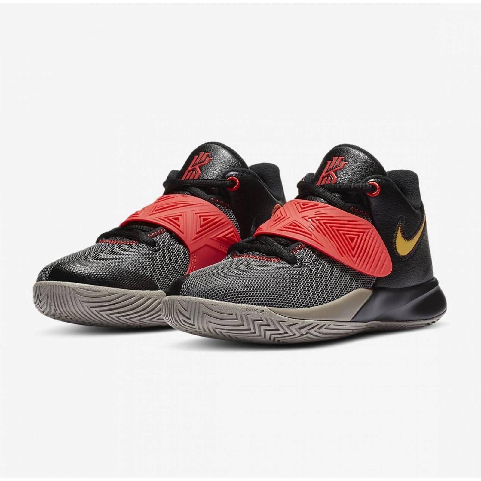 kyrie black basketball shoes