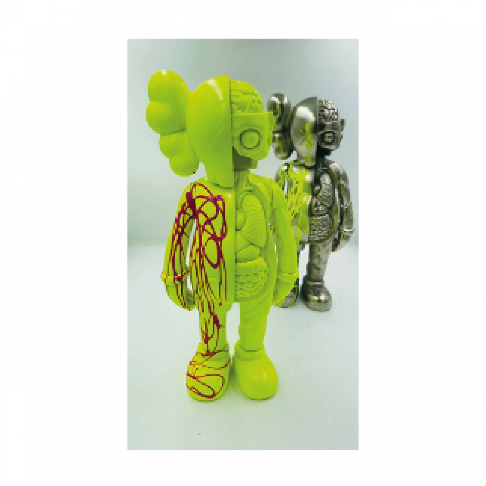 Art toy human verde de resina epoxica solida. 34 14 4