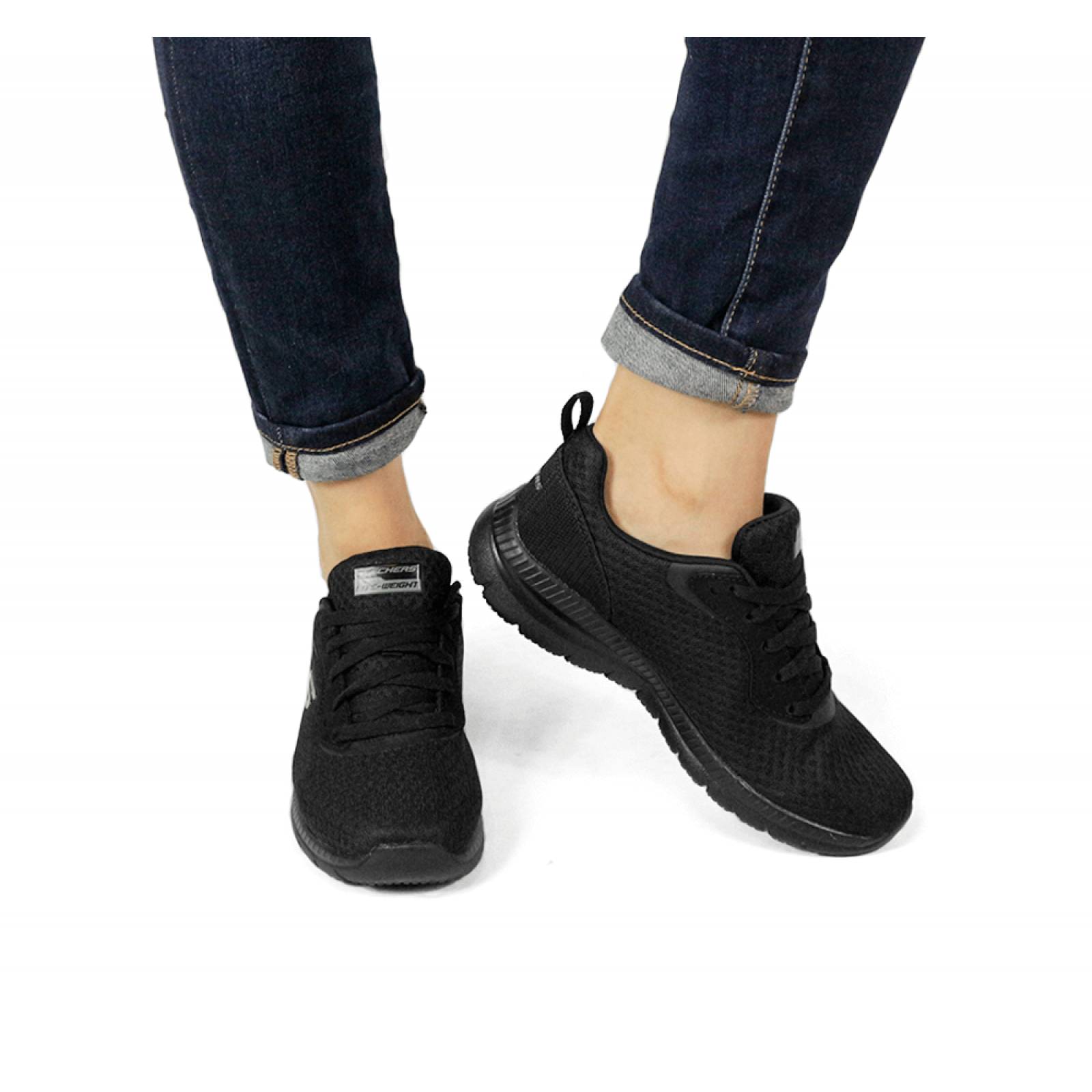 TENIS DAMA SKECHERS CASUAL CON AGUJETA NEGRO TEXTIL  12606